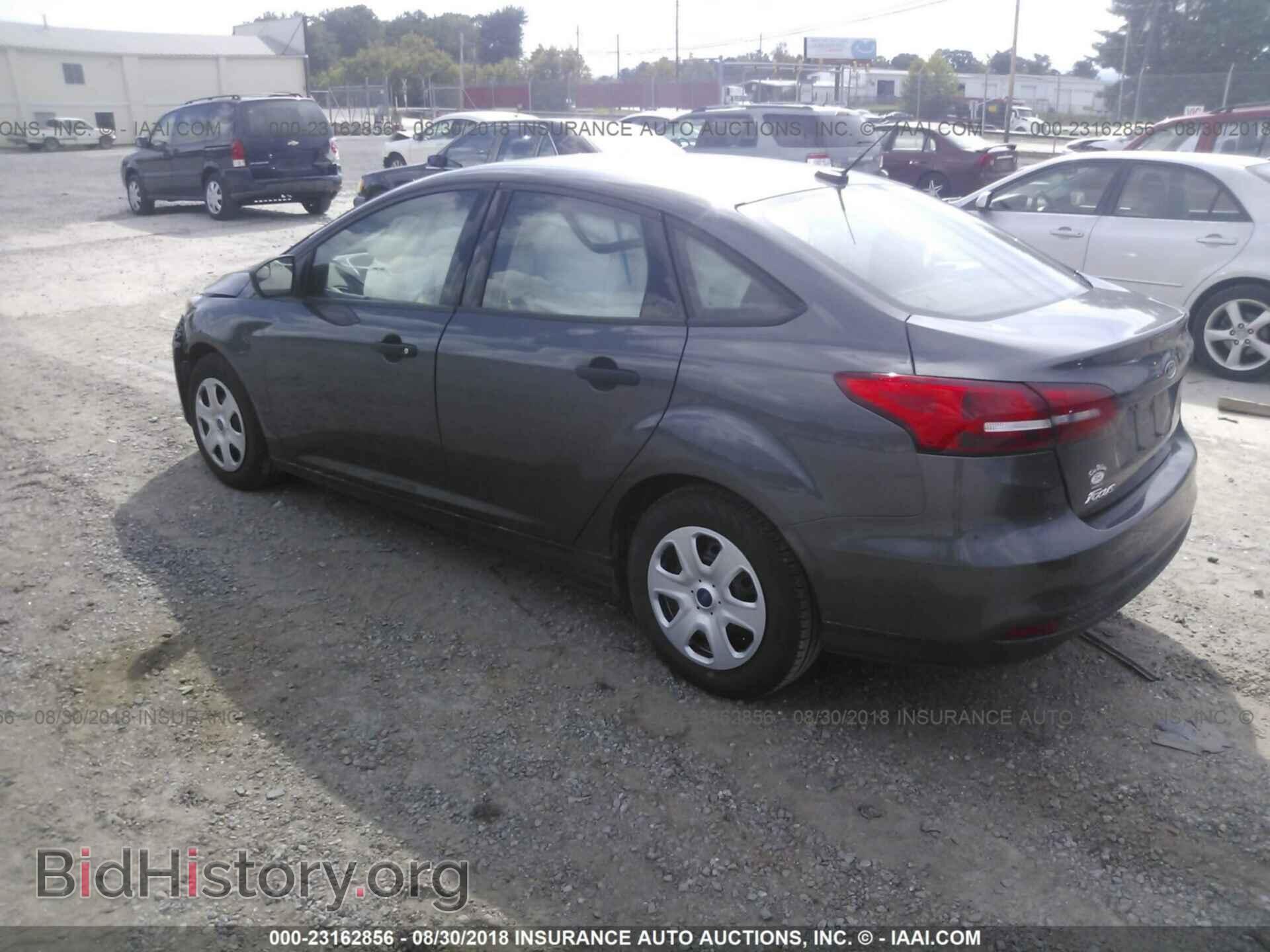 2017 Ford Focus - VIN: 1FADP3E25HL331021 - Photo 3
