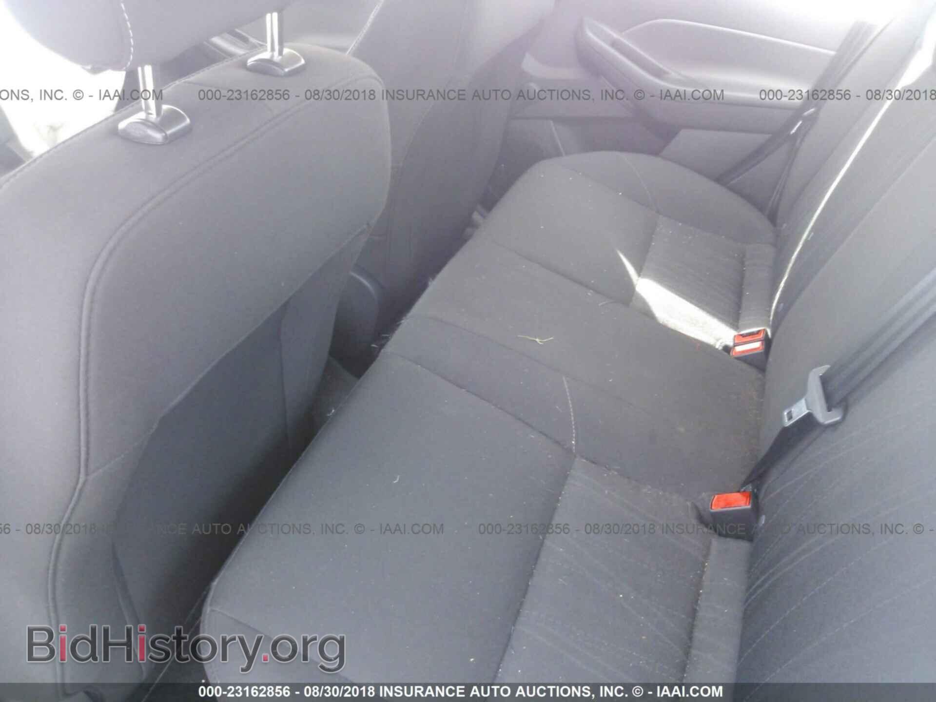 2017 Ford Focus - VIN: 1FADP3E25HL331021 - Photo 8