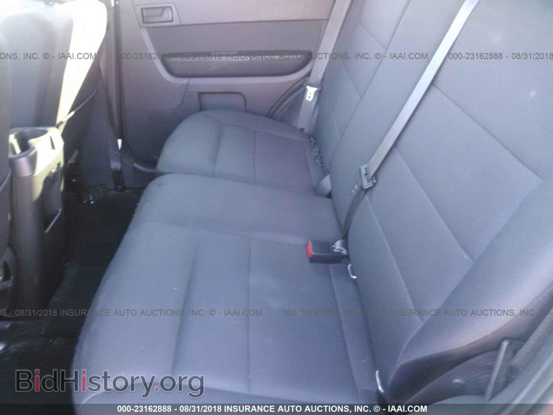 2011 Ford Escape - VIN: 1FMCU9D76BKC05323 - Фото 8