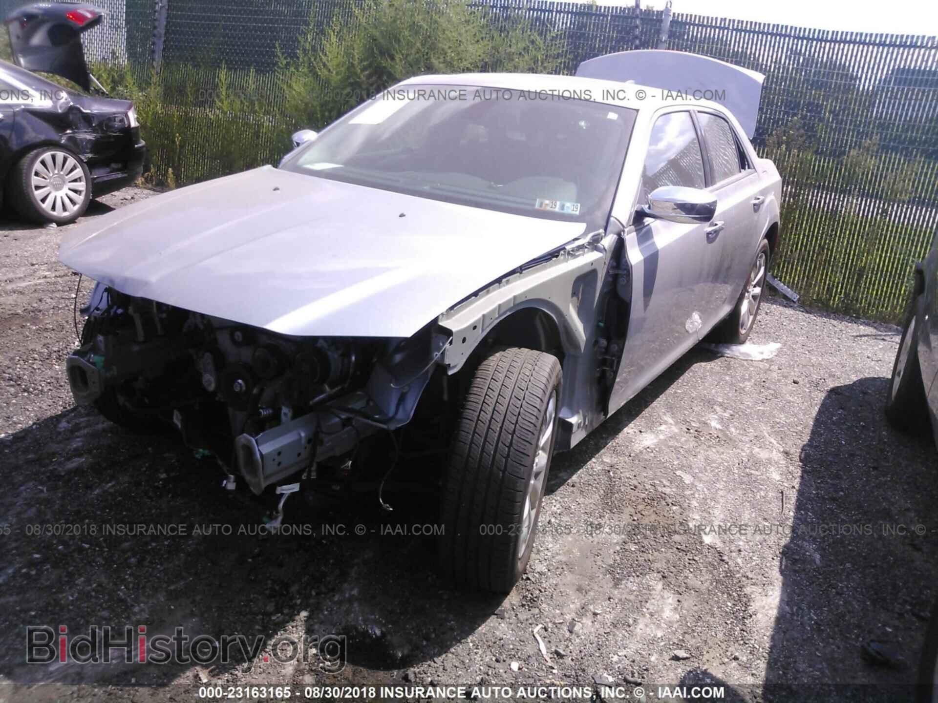 2017 Chrysler 300c - VIN: 2C3CCAKG6HH566762 - Фото 2