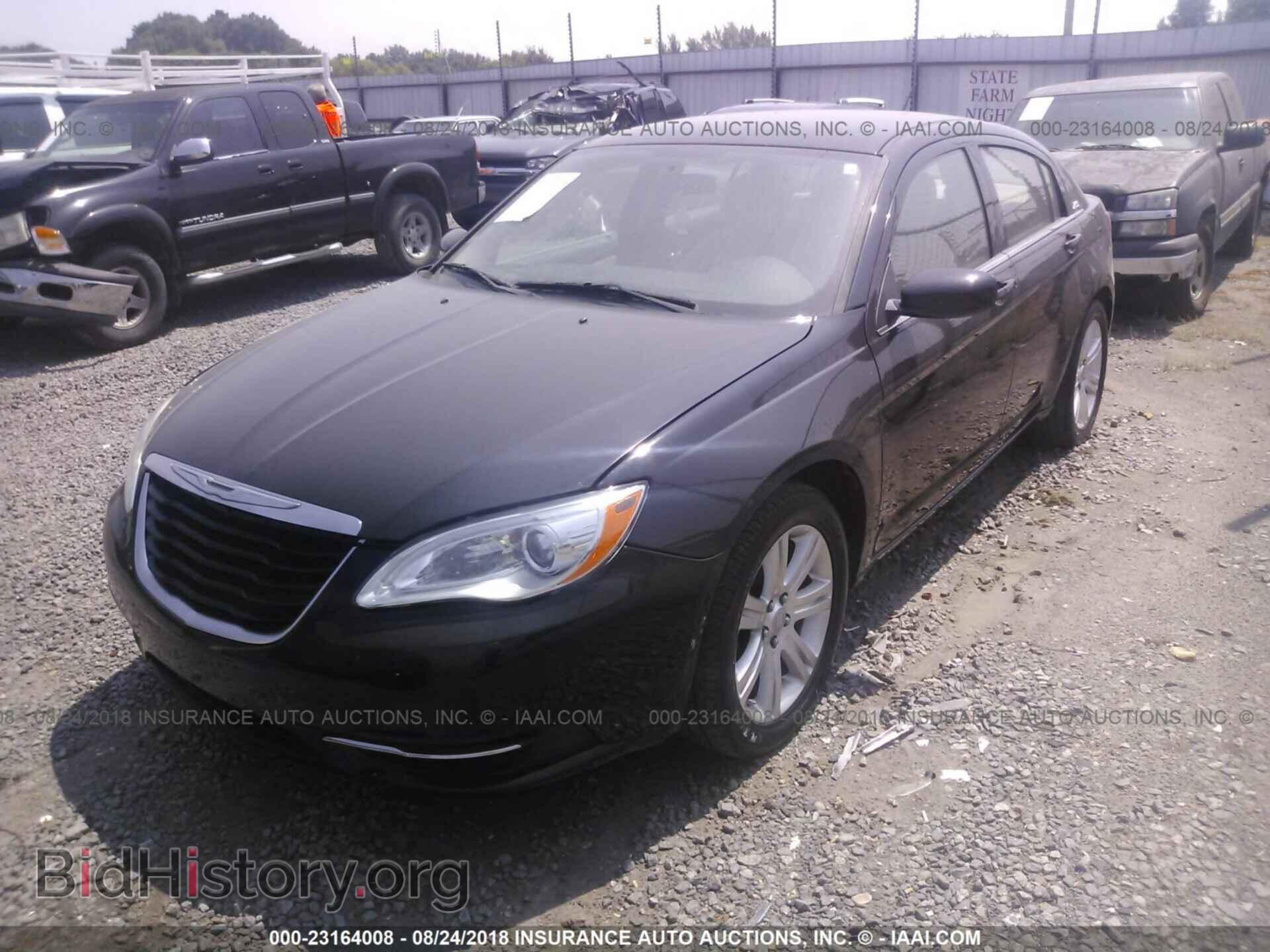 2012 Chrysler 200 - VIN: 1C3CCBBG7CN184519 - Фото 2