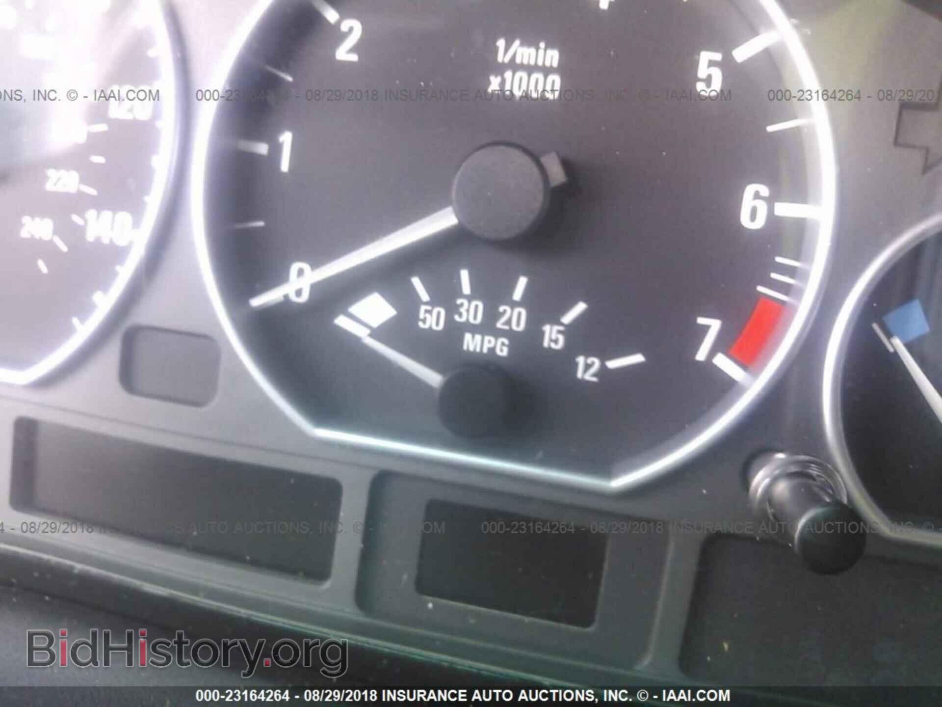 2004 BMW 330 - VIN: WBAEV53494KM37456 - Фото 7