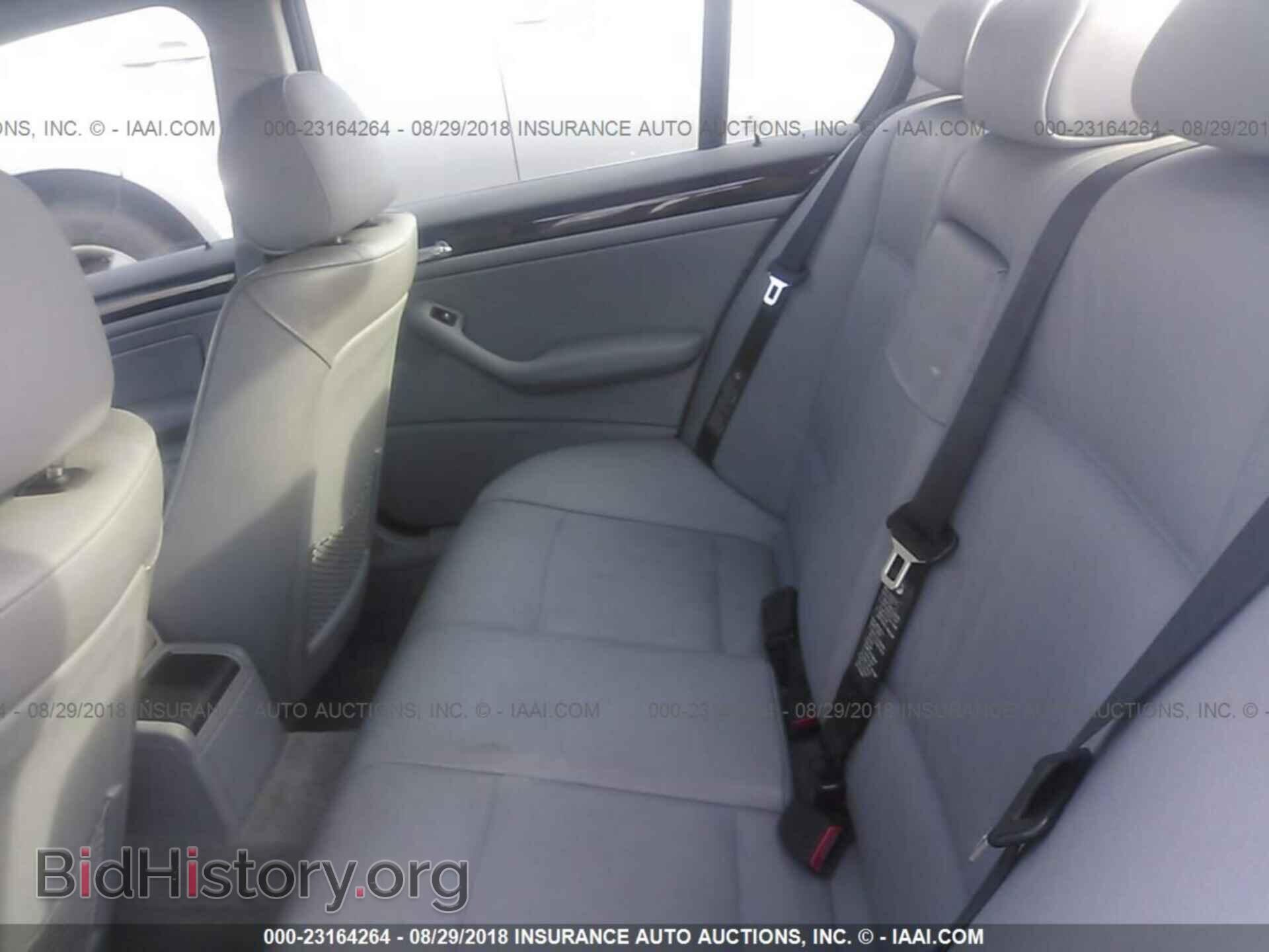 2004 BMW 330 - VIN: WBAEV53494KM37456 - Фото 8