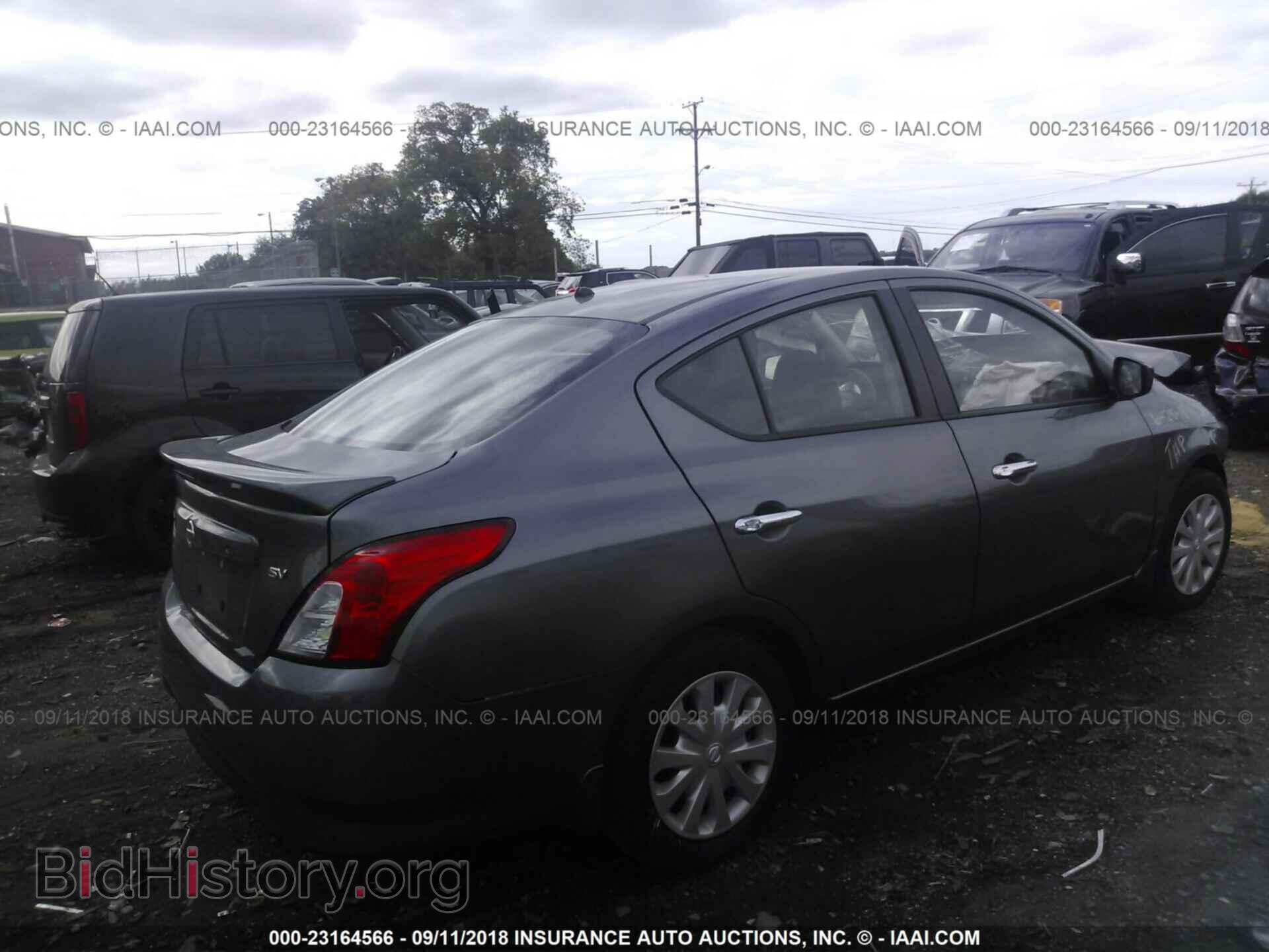 2017 Nissan Versa - VIN: 3N1CN7AP3HL901111 - Photo 4