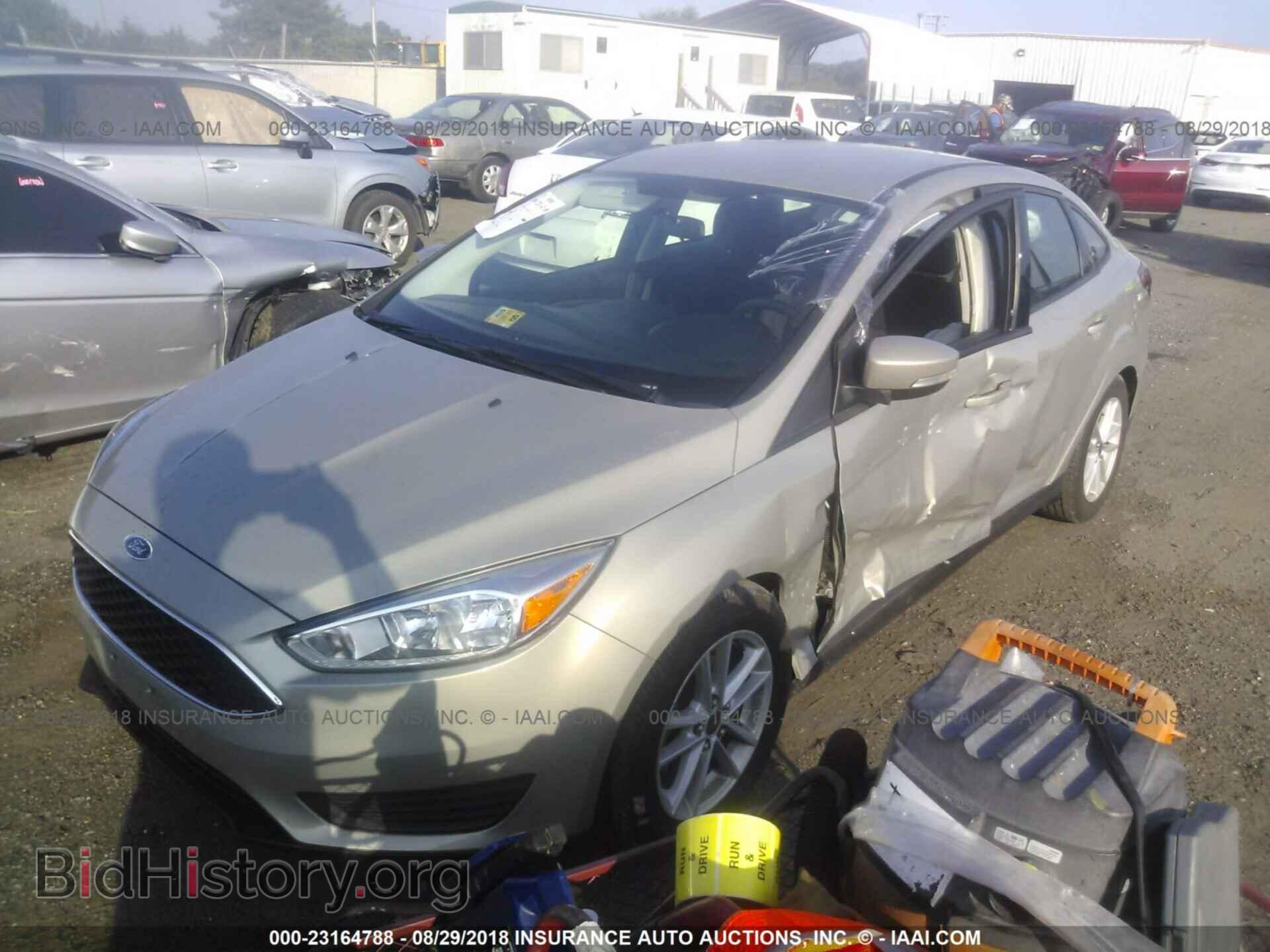 2015 Ford Focus - VIN: 1FADP3F20FL247362 - Фото 2