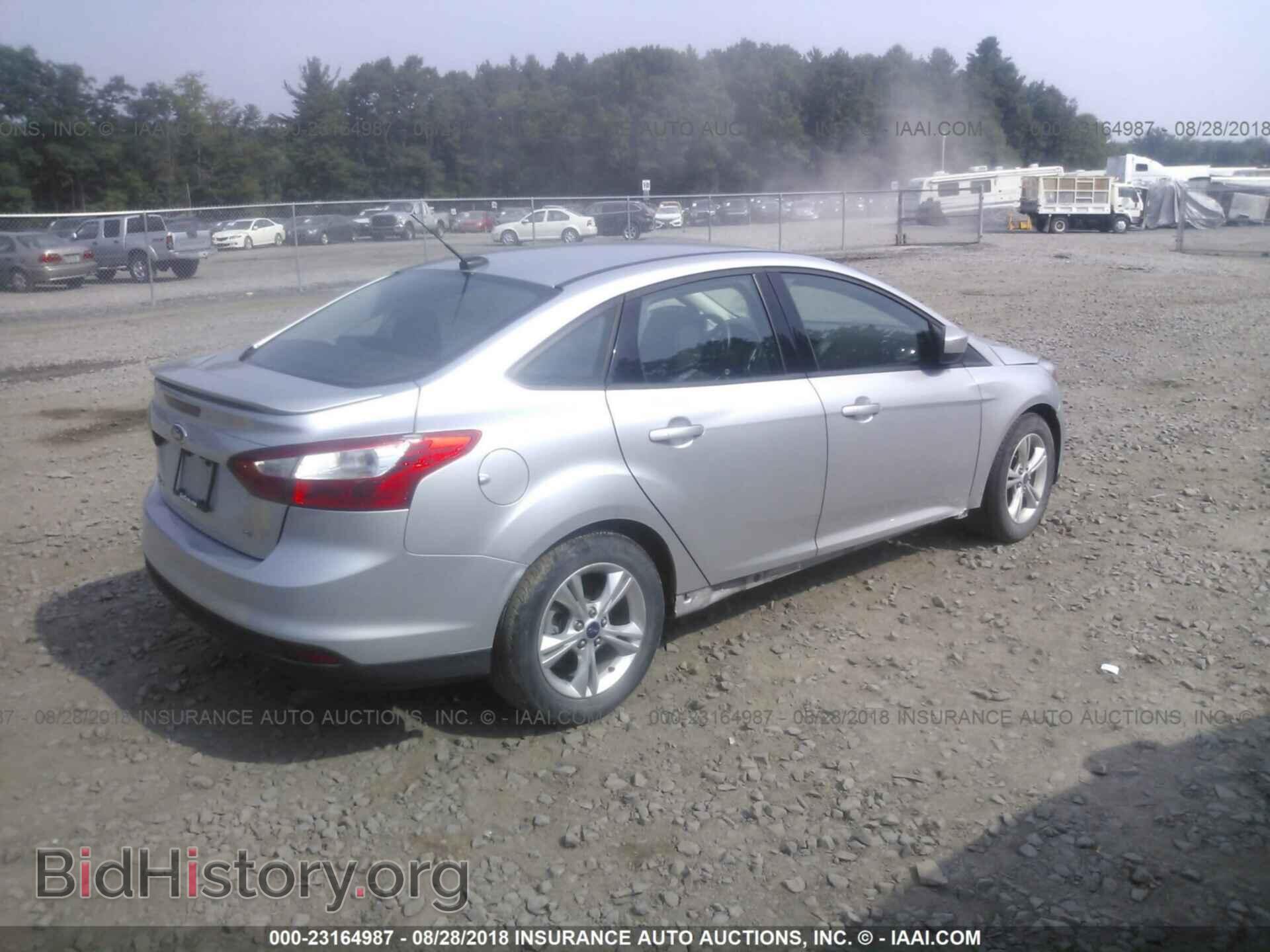 2012 Ford Focus - VIN: 1FAHP3F26CL425983 - Photo 4