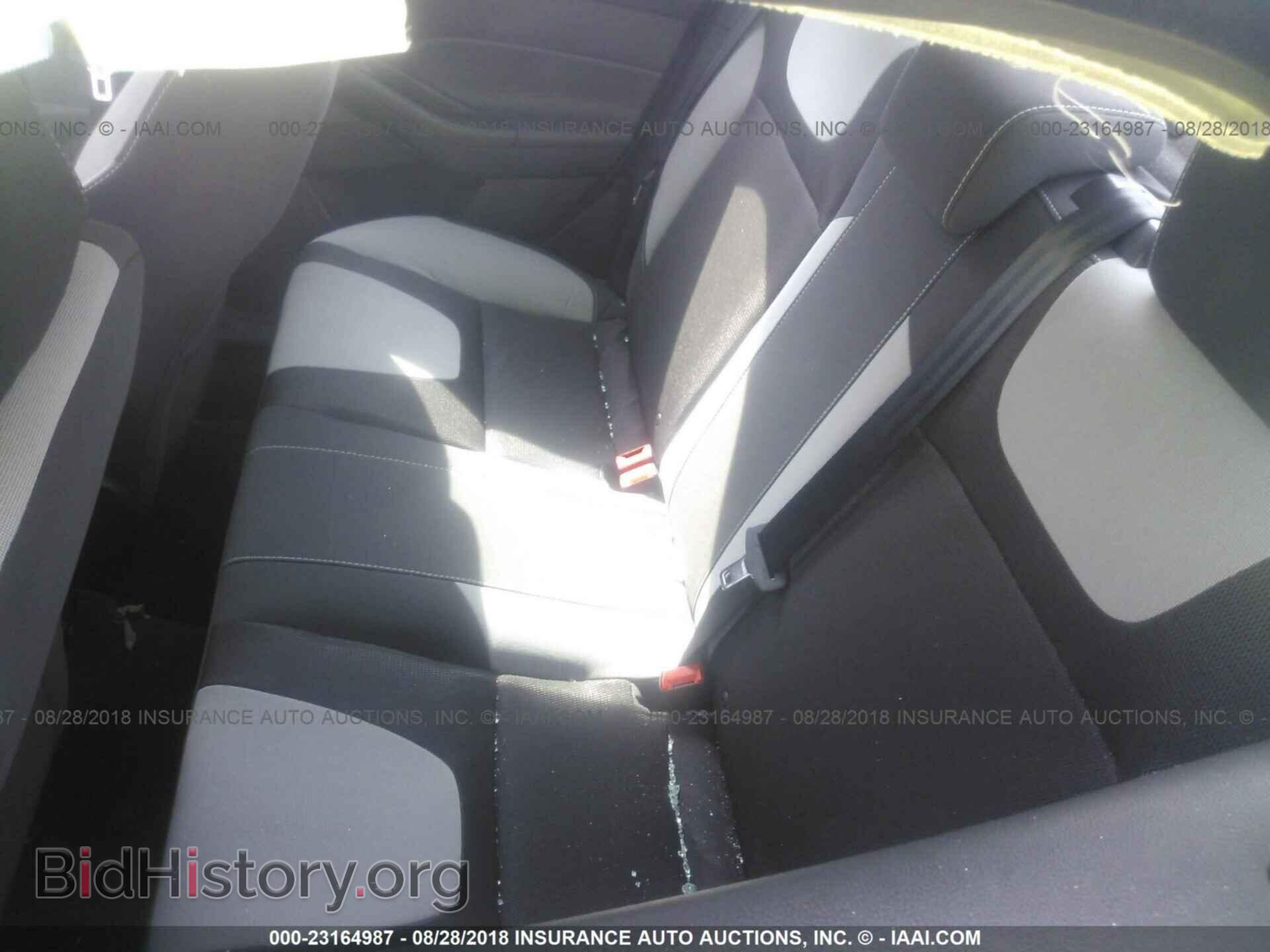 2012 Ford Focus - VIN: 1FAHP3F26CL425983 - Photo 8