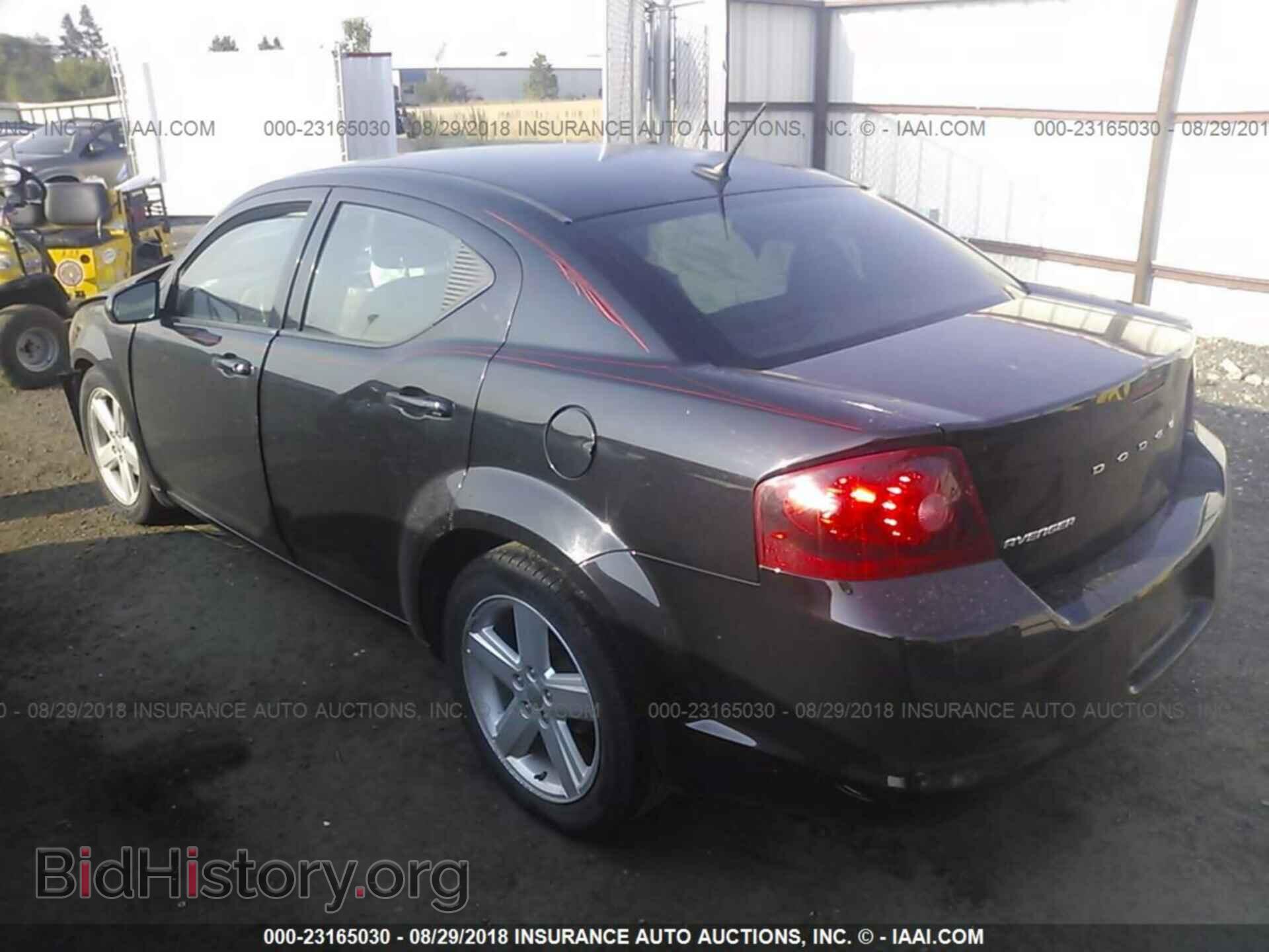 2011 Dodge Avenger - VIN: 1B3BD1FB2BN559231 - Фото 3