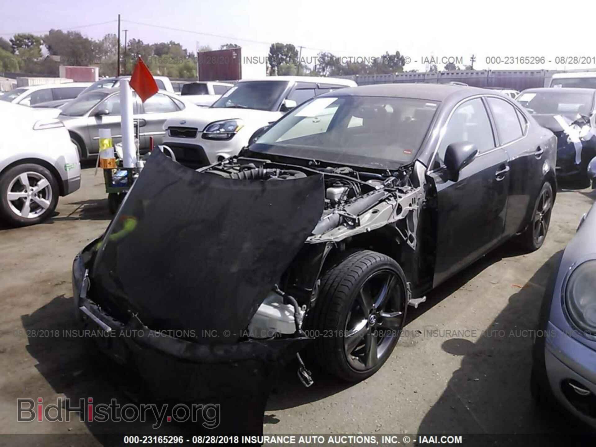 2011 Lexus Is - VIN: JTHBF5C21B5152424 - Photo 2