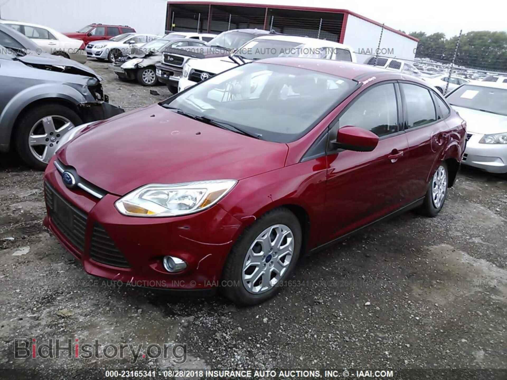 2012 Ford Focus - VIN: 1FAHP3F21CL450421 - Photo 2