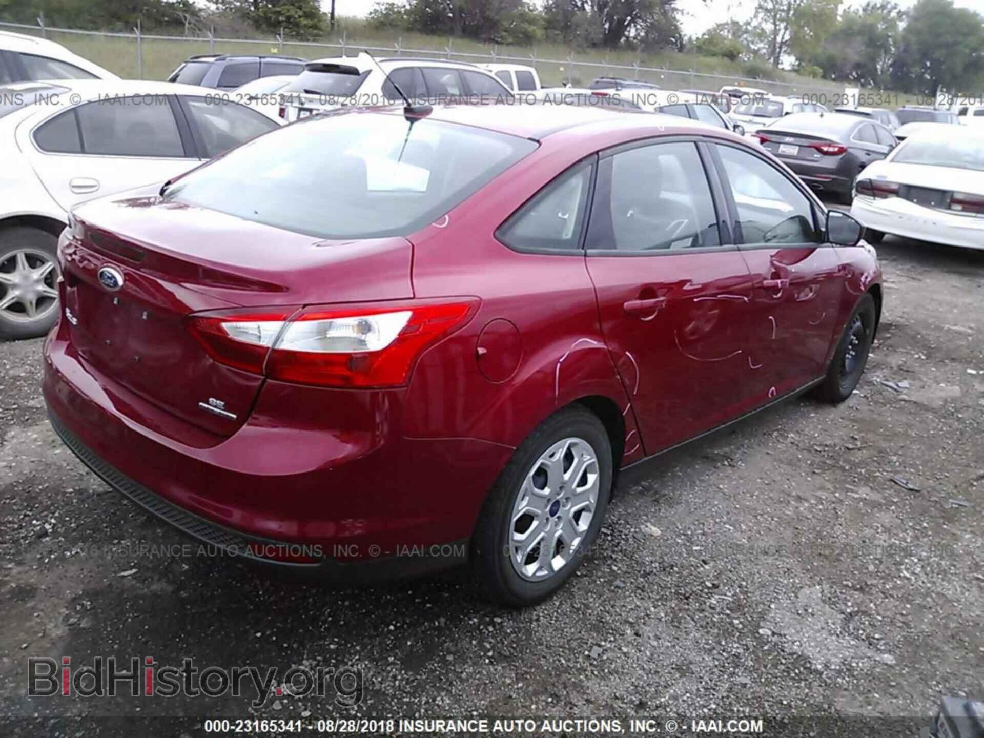 2012 Ford Focus - VIN: 1FAHP3F21CL450421 - Photo 4