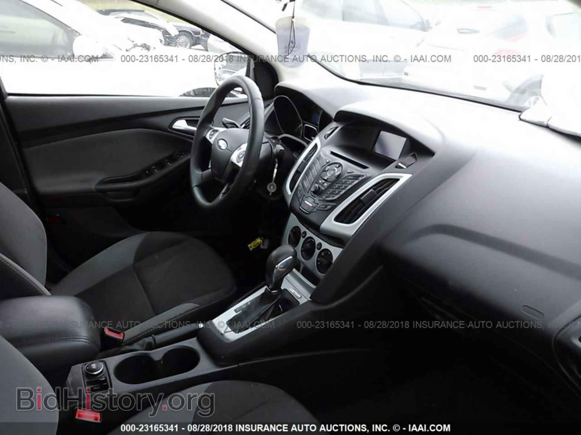 2012 Ford Focus - VIN: 1FAHP3F21CL450421 - Photo 5