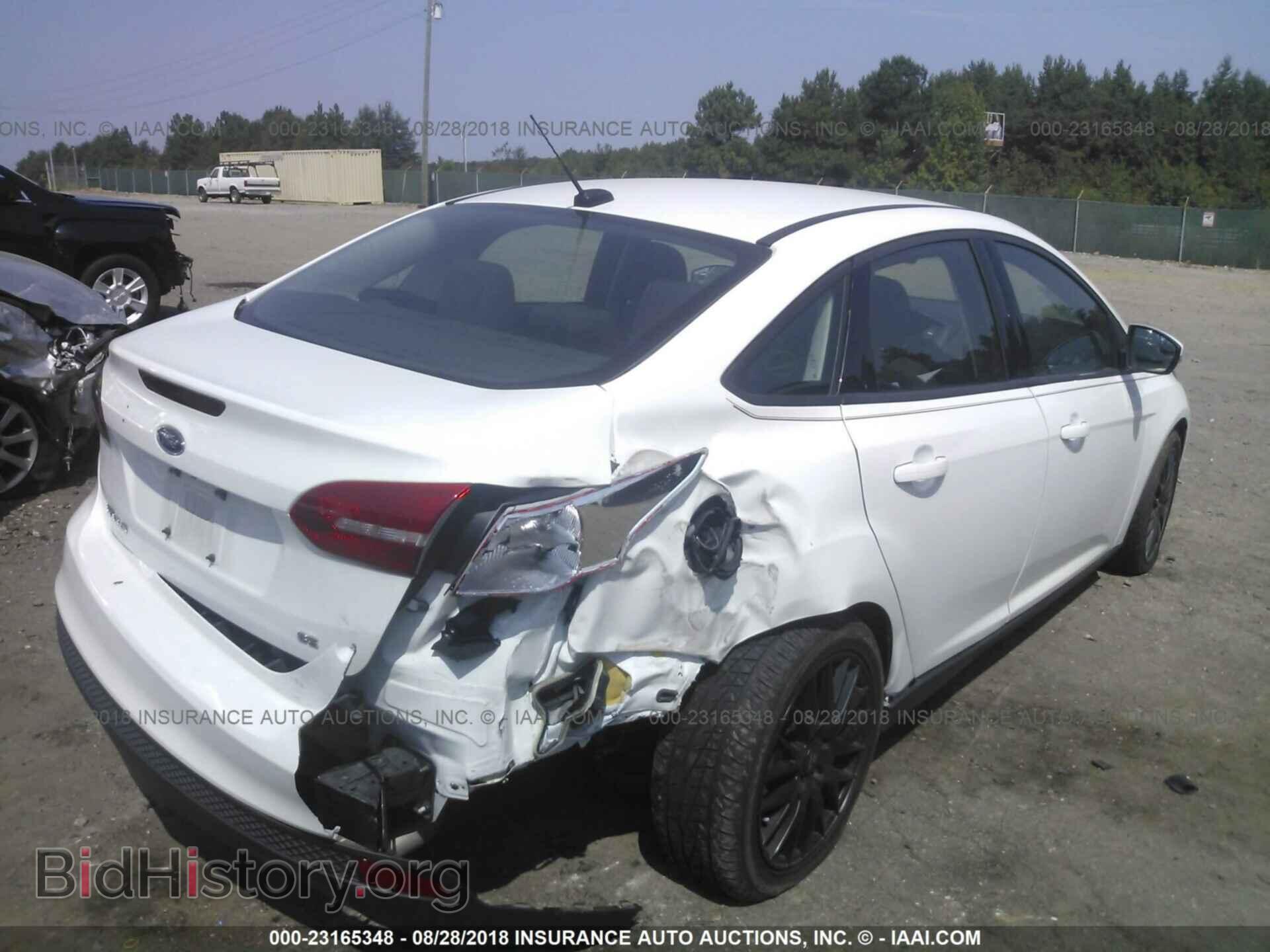 2017 Ford Focus - VIN: 1FADP3F20HL227597 - Photo 4