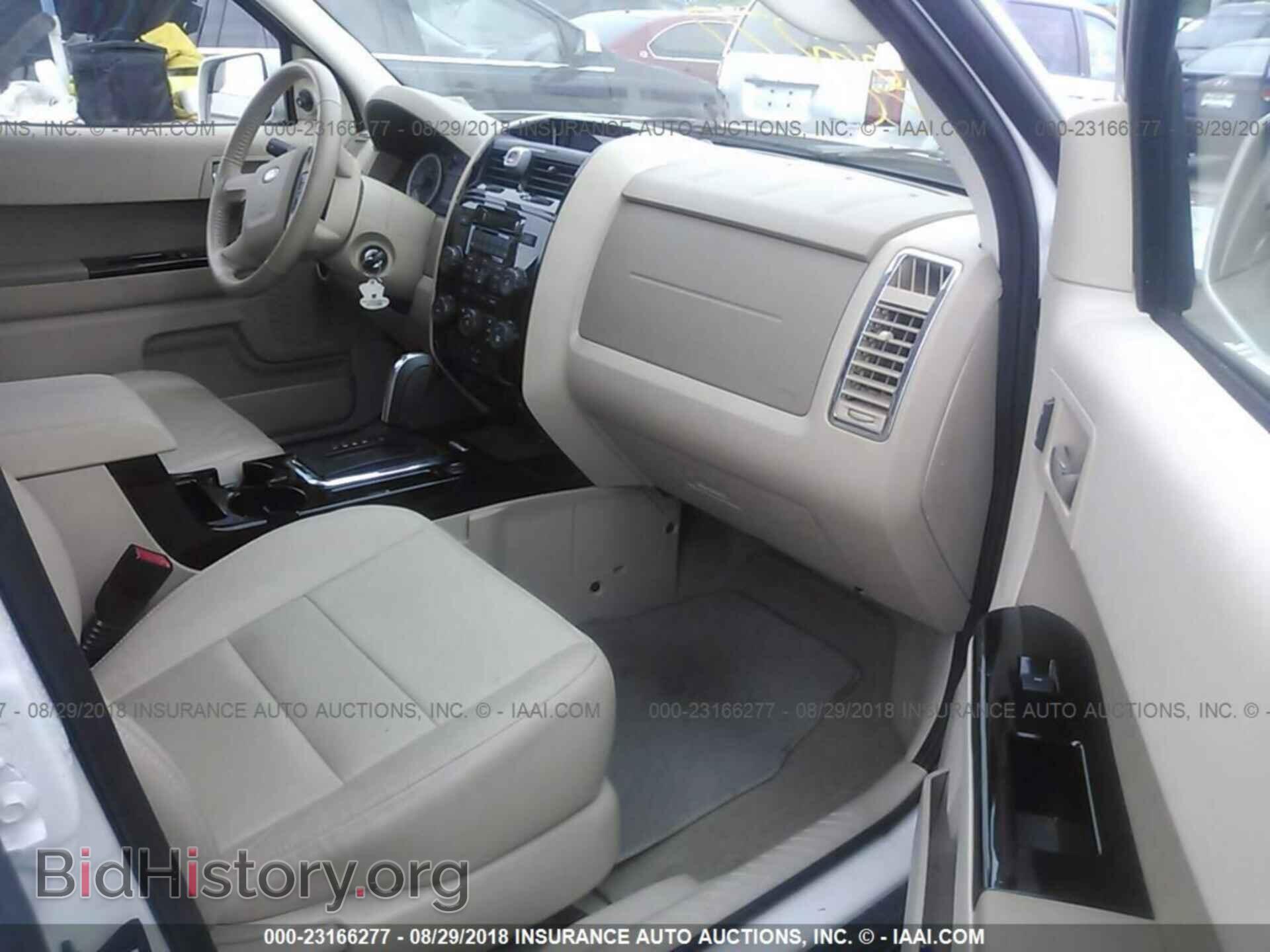 2011 Ford Escape - VIN: 1FMCU9EG4BKA54500 - Photo 5