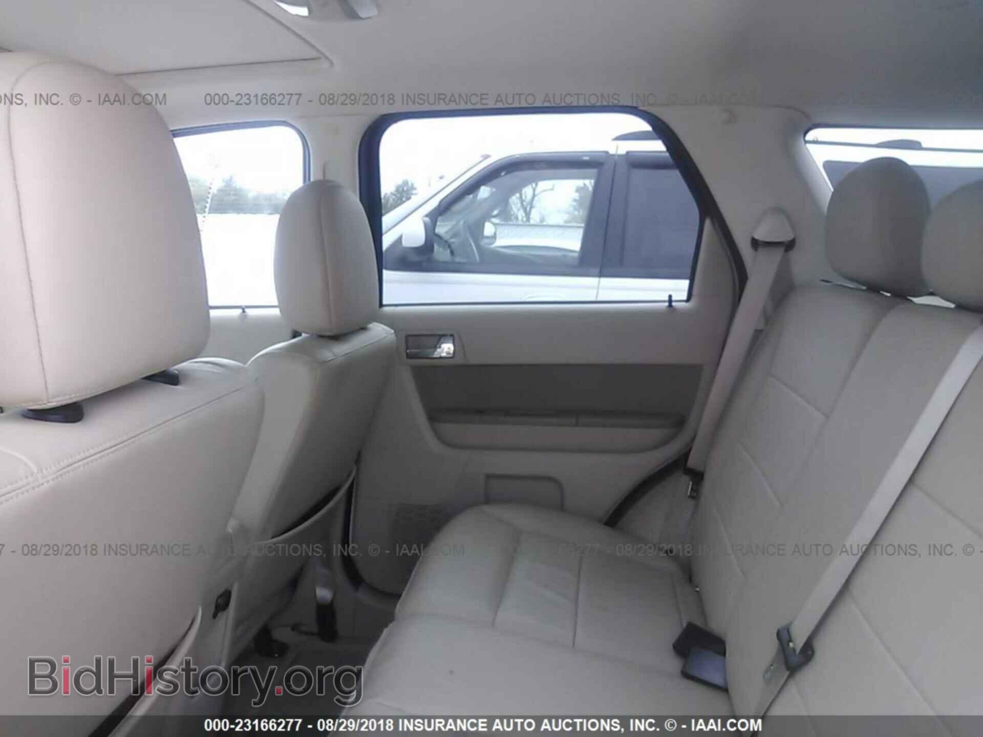 2011 Ford Escape - VIN: 1FMCU9EG4BKA54500 - Photo 8