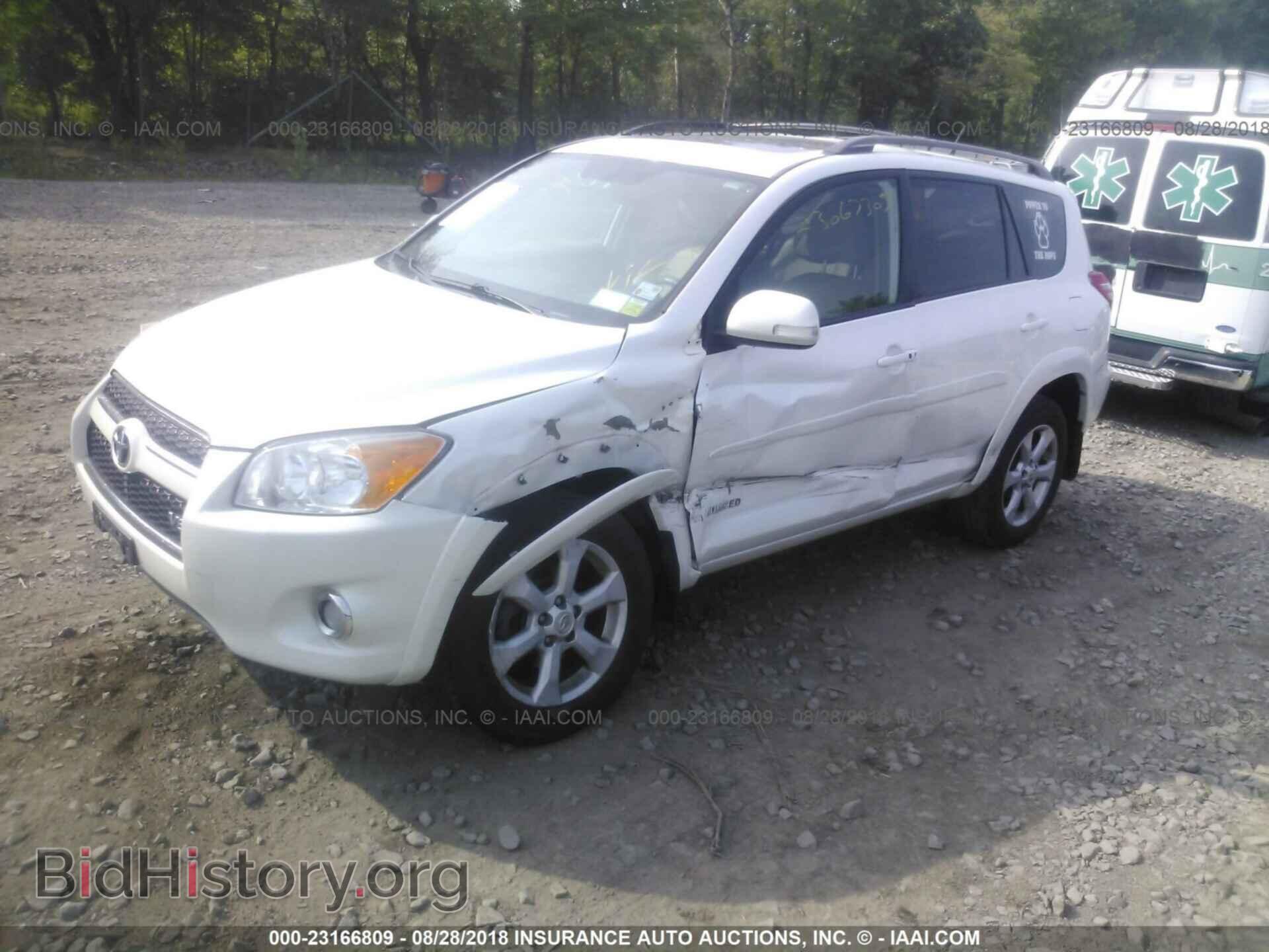 2011 Toyota Rav4 - VIN: 2T3DK4DV8BW055366 - Фото 2