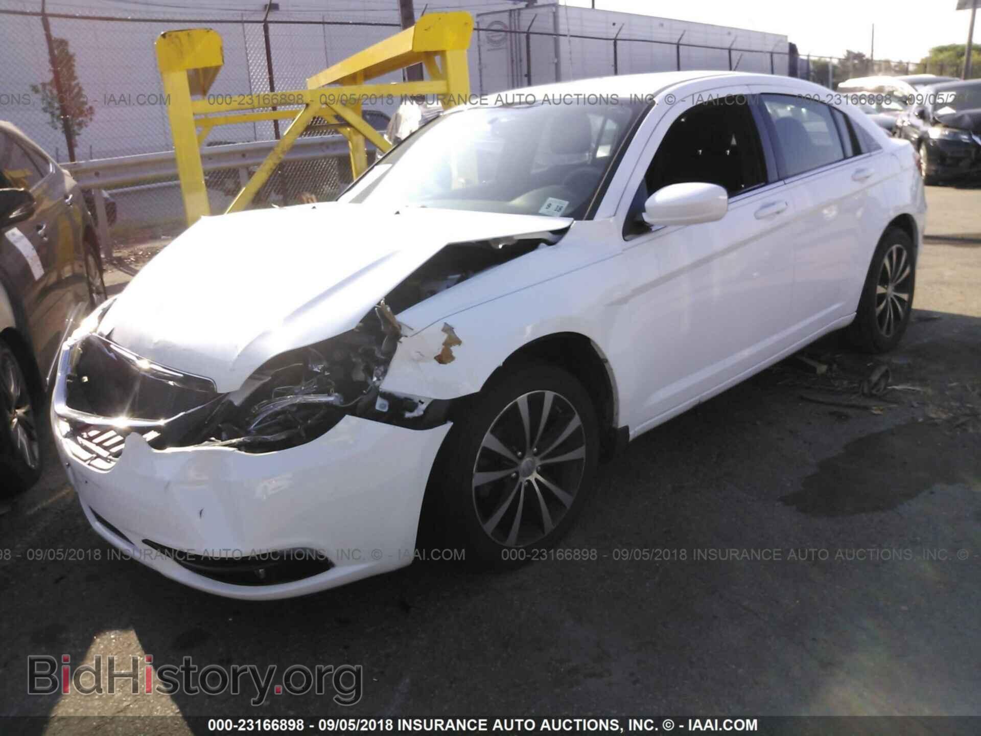 2013 Chrysler 200 - VIN: 1C3CCBBB6DN500627 - Фото 2