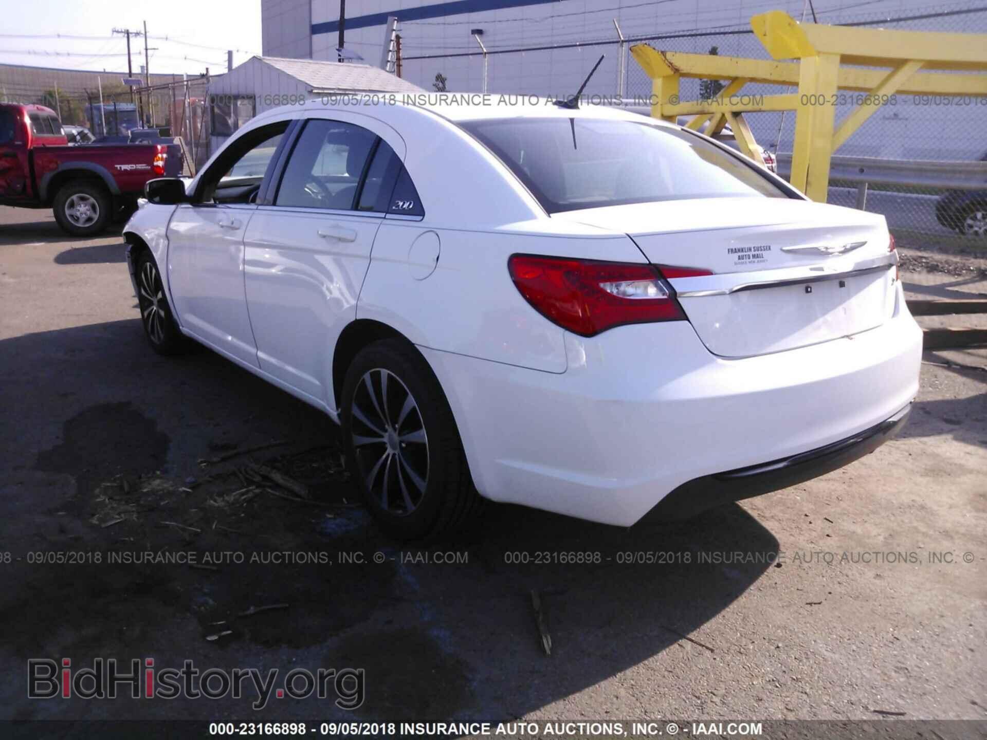 2013 Chrysler 200 - VIN: 1C3CCBBB6DN500627 - Фото 3
