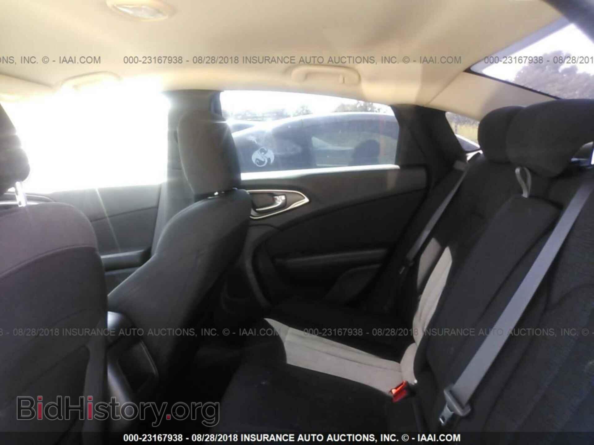 2016 Chrysler 200 - VIN: 1C3CCCAB2GN155446 - Photo 8