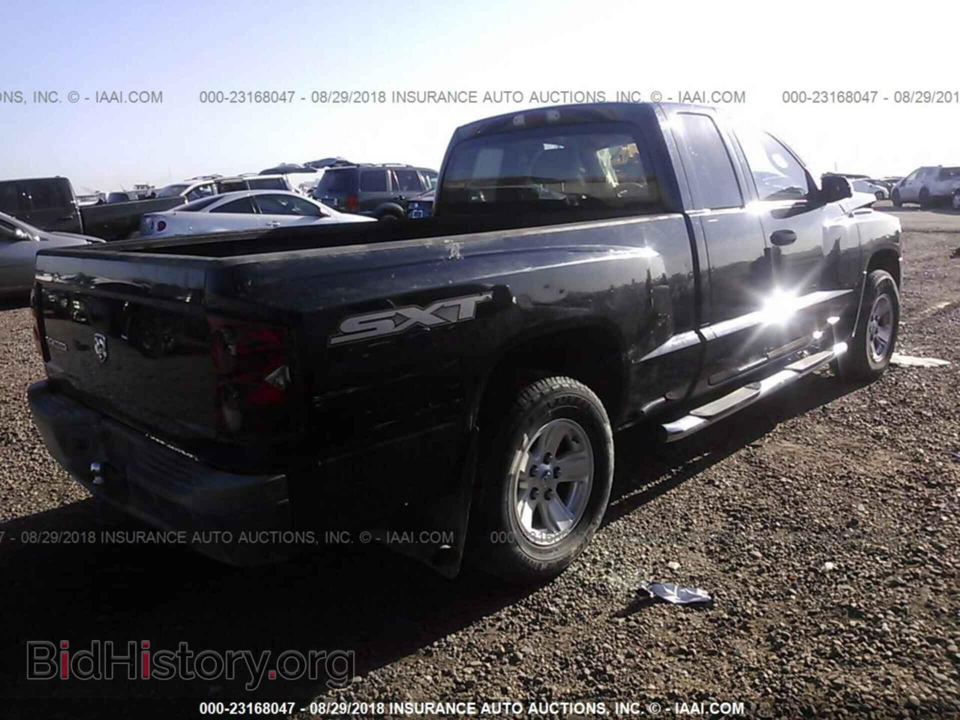 2008 DODGE DAKOTA - VIN: 1D7HE32KX8S556665 - Фото 4