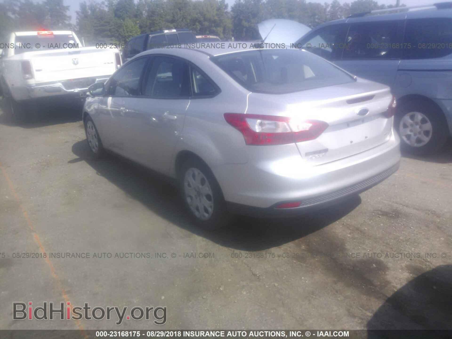 2012 Ford Focus - VIN: 1FAHP3F28CL353281 - Photo 3
