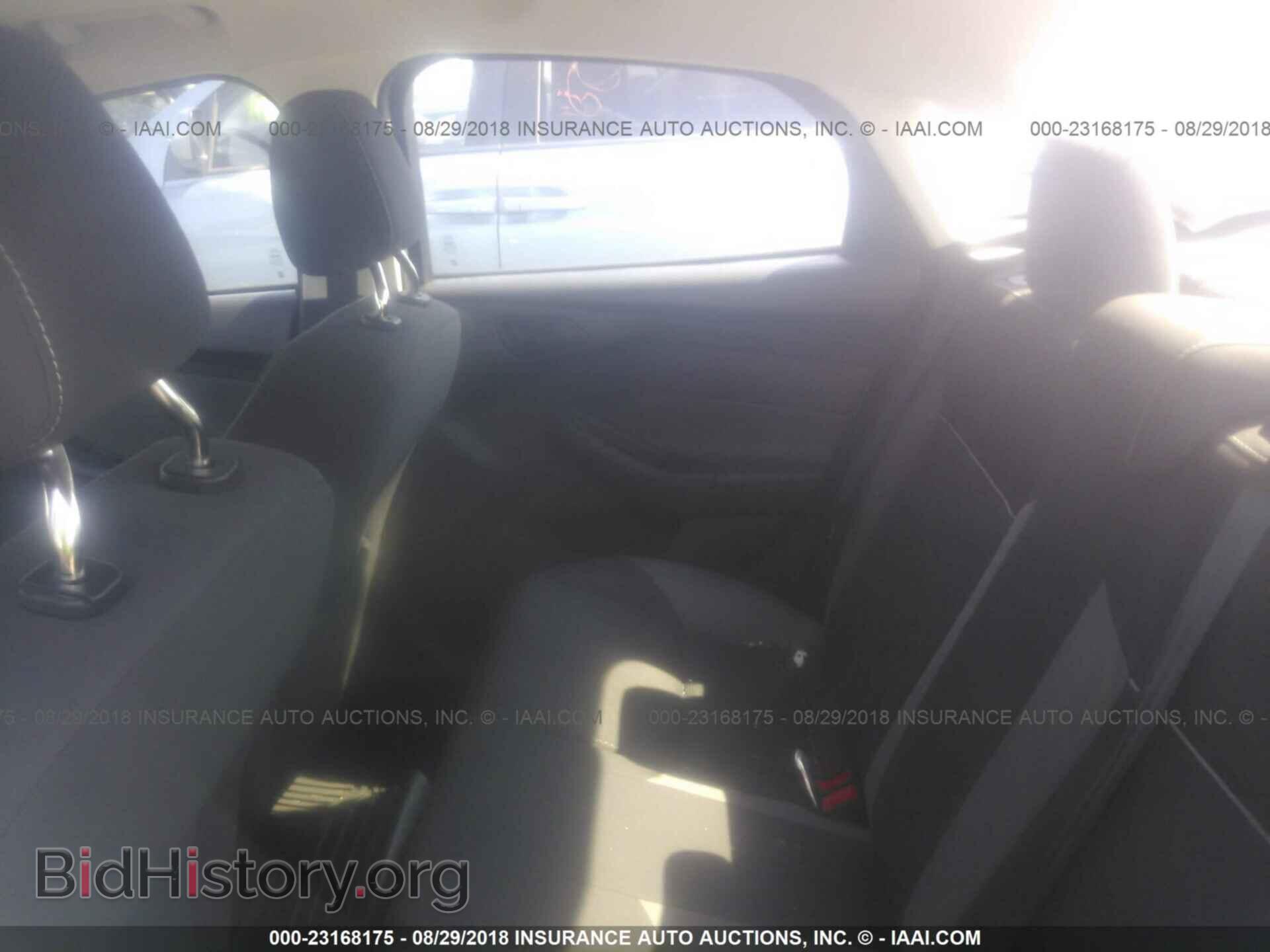 2012 Ford Focus - VIN: 1FAHP3F28CL353281 - Photo 8