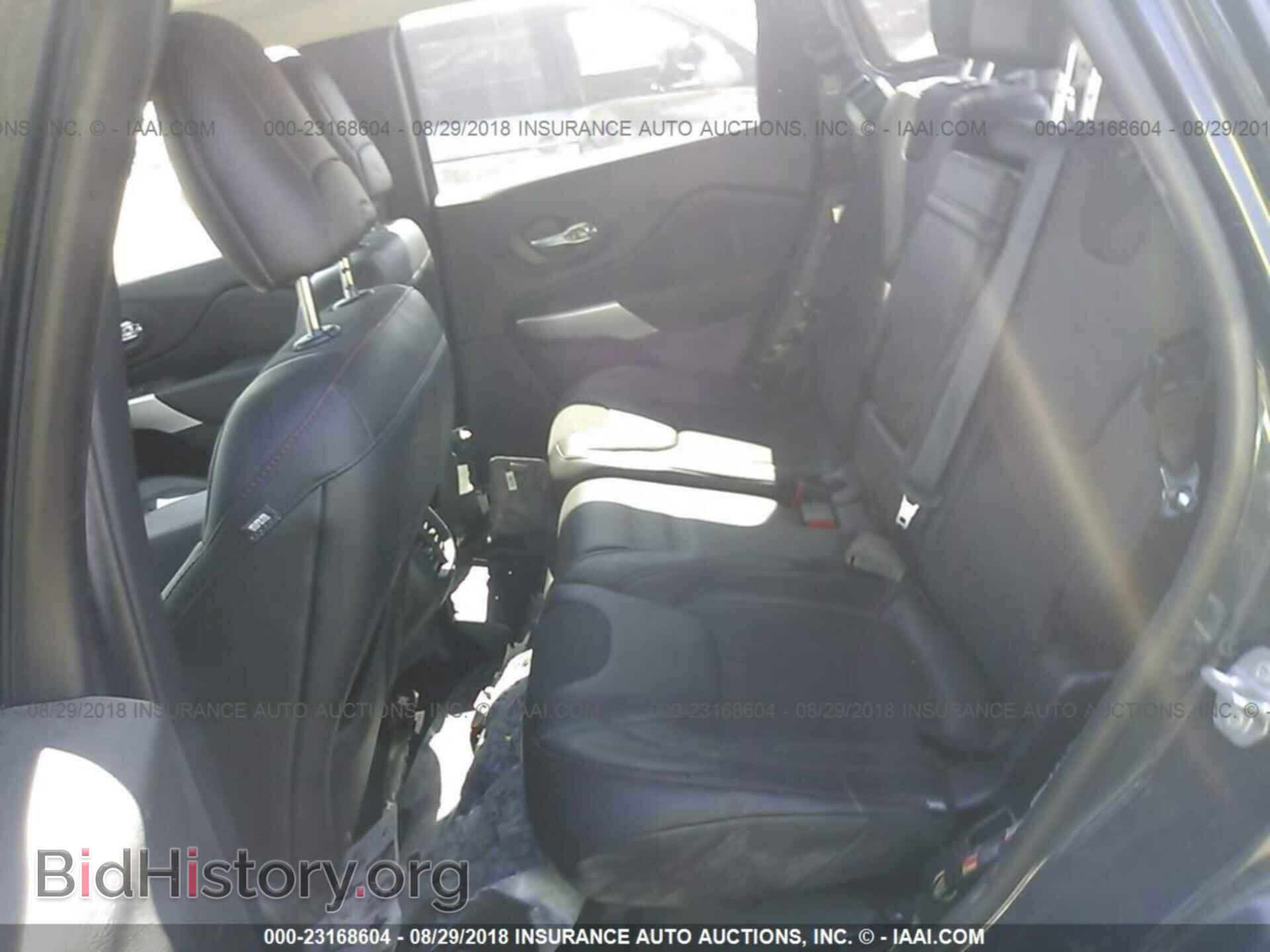 2017 Jeep Cherokee - VIN: 1C4PJMBS8HW658272 - Photo 8