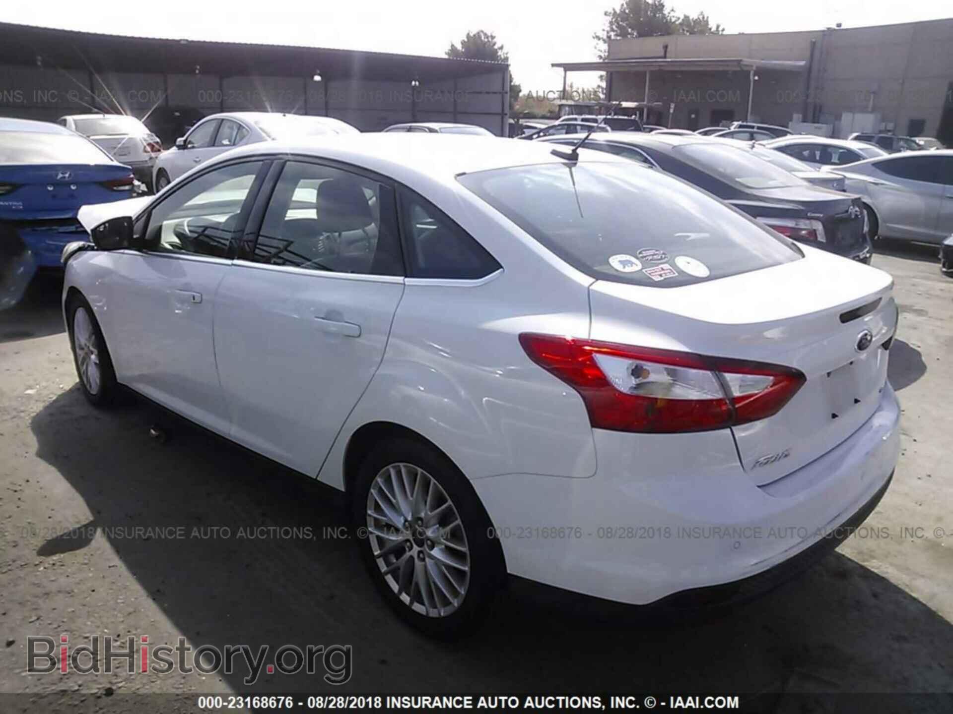 2012 Ford Focus - VIN: 1FAHP3H26CL332829 - Photo 3