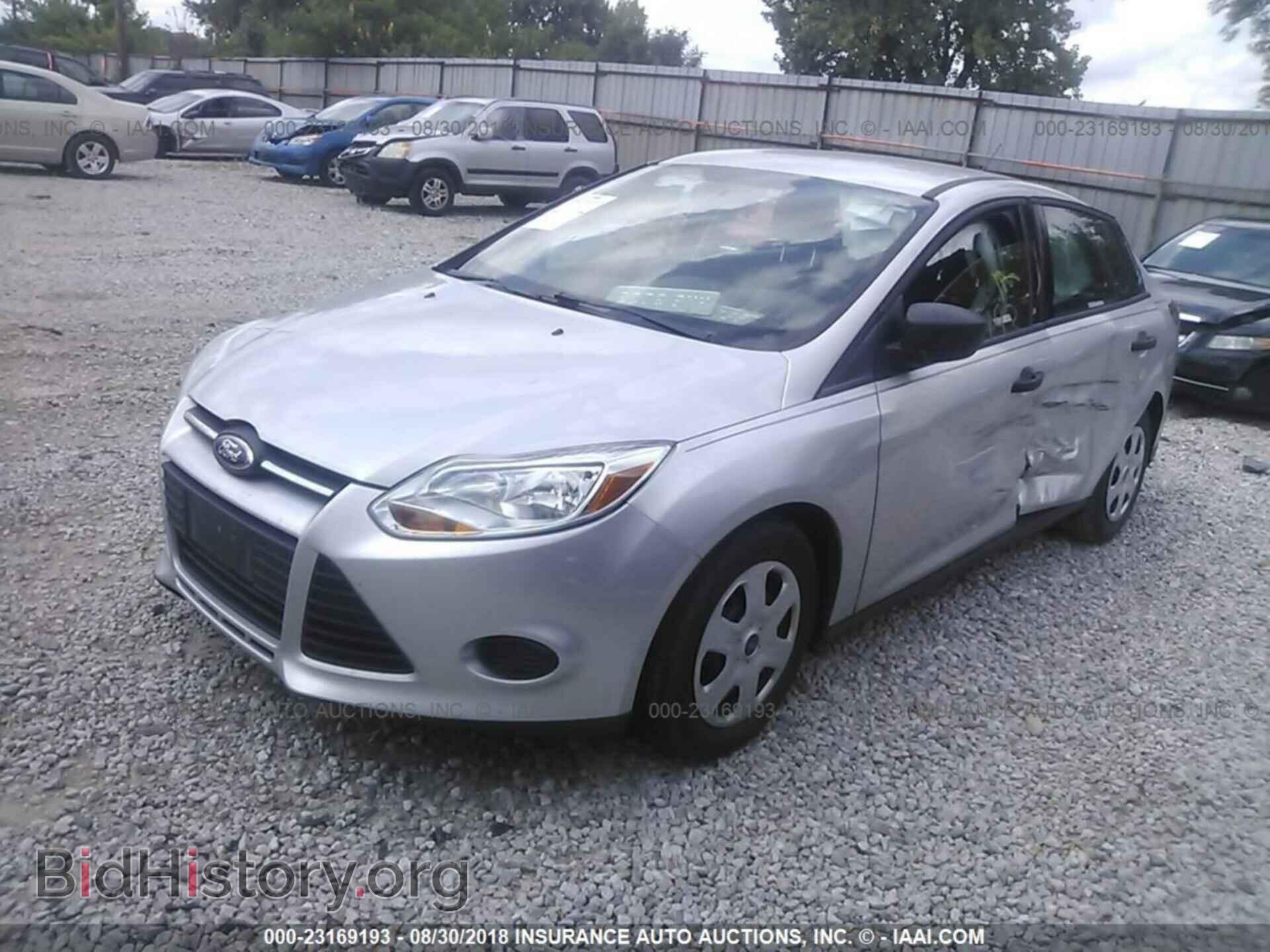 2013 Ford Focus - VIN: 1FADP3E20DL176033 - Photo 2
