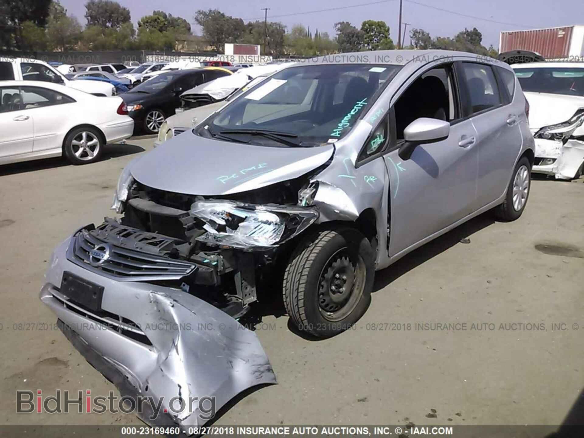 2016 Nissan Versa note - VIN: 3N1CE2CP7GL365424 - Фото 2