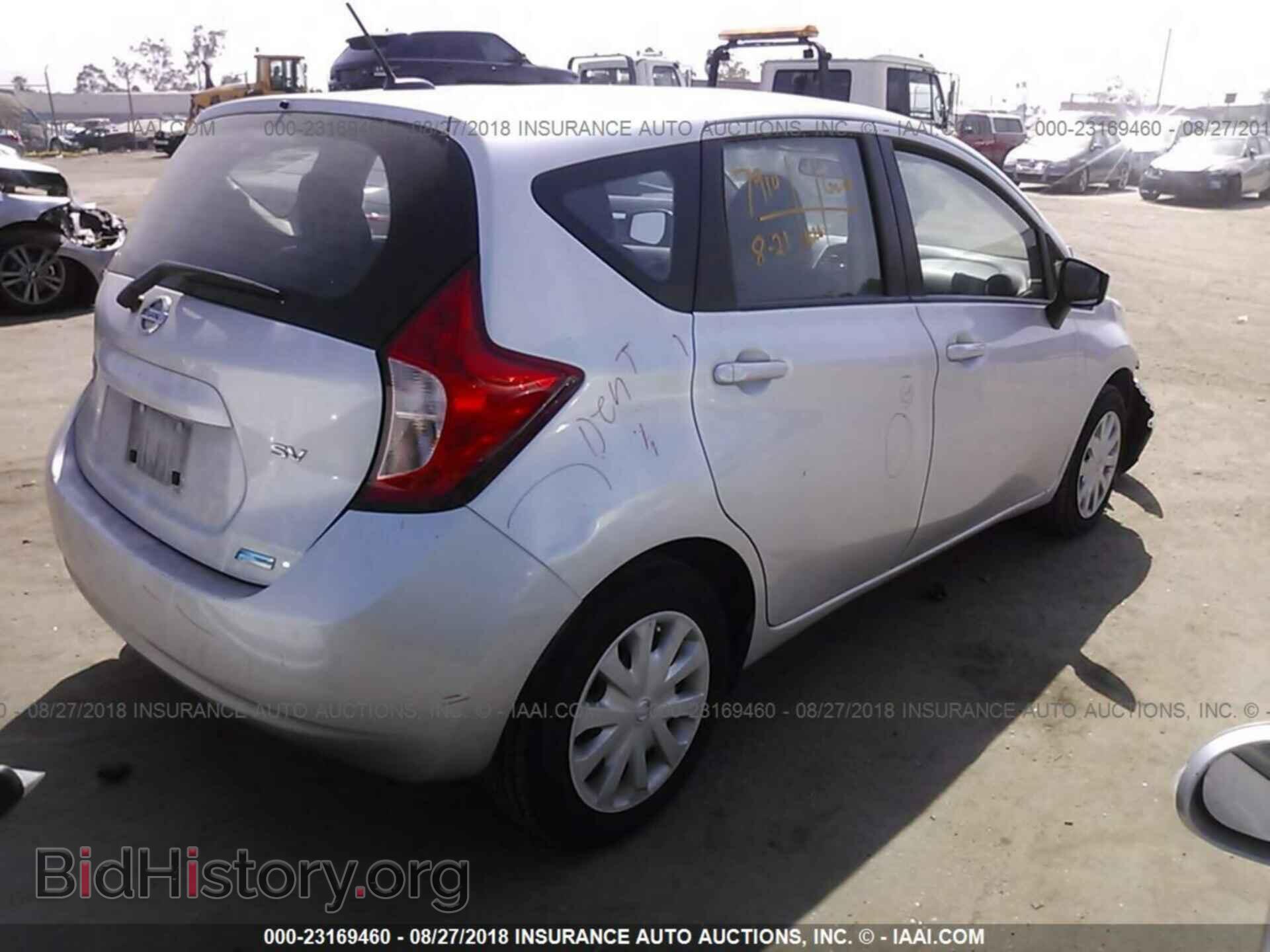 2016 Nissan Versa note - VIN: 3N1CE2CP7GL365424 - Фото 4
