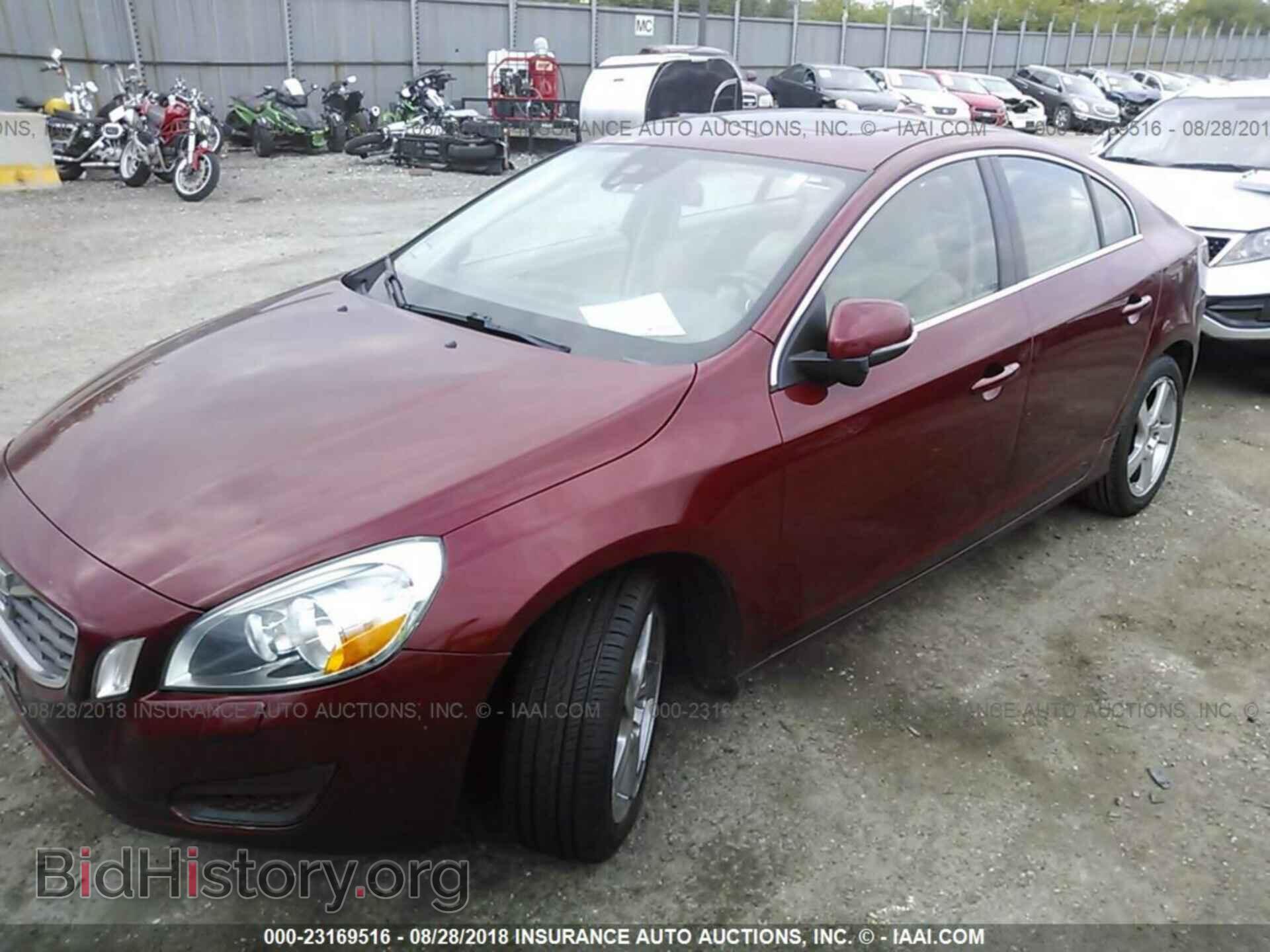 2012 Volvo S60 - VIN: YV1622FSXC2130055 - Фото 2