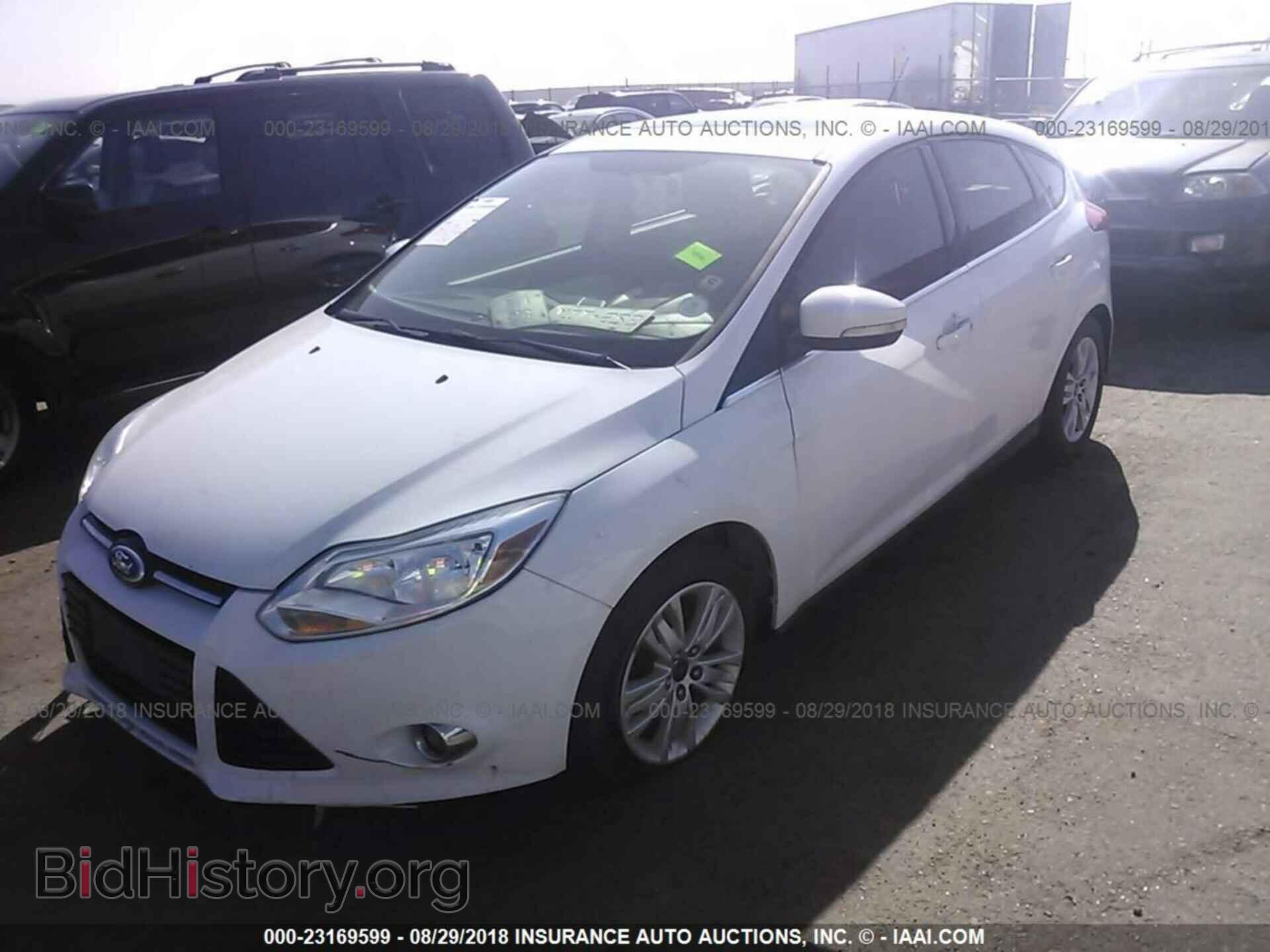 2012 Ford Focus - VIN: 1FAHP3M27CL284828 - Photo 2