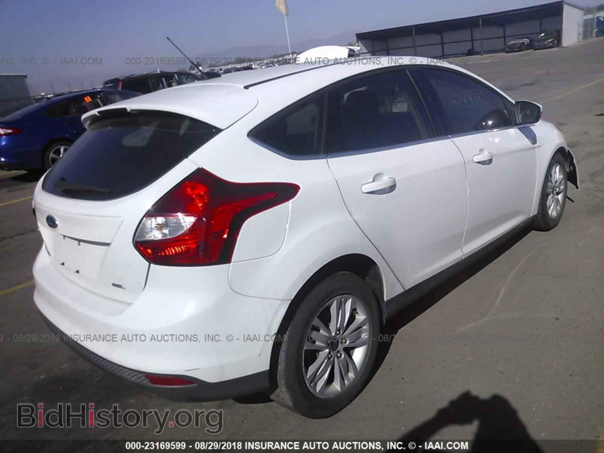 2012 Ford Focus - VIN: 1FAHP3M27CL284828 - Photo 4