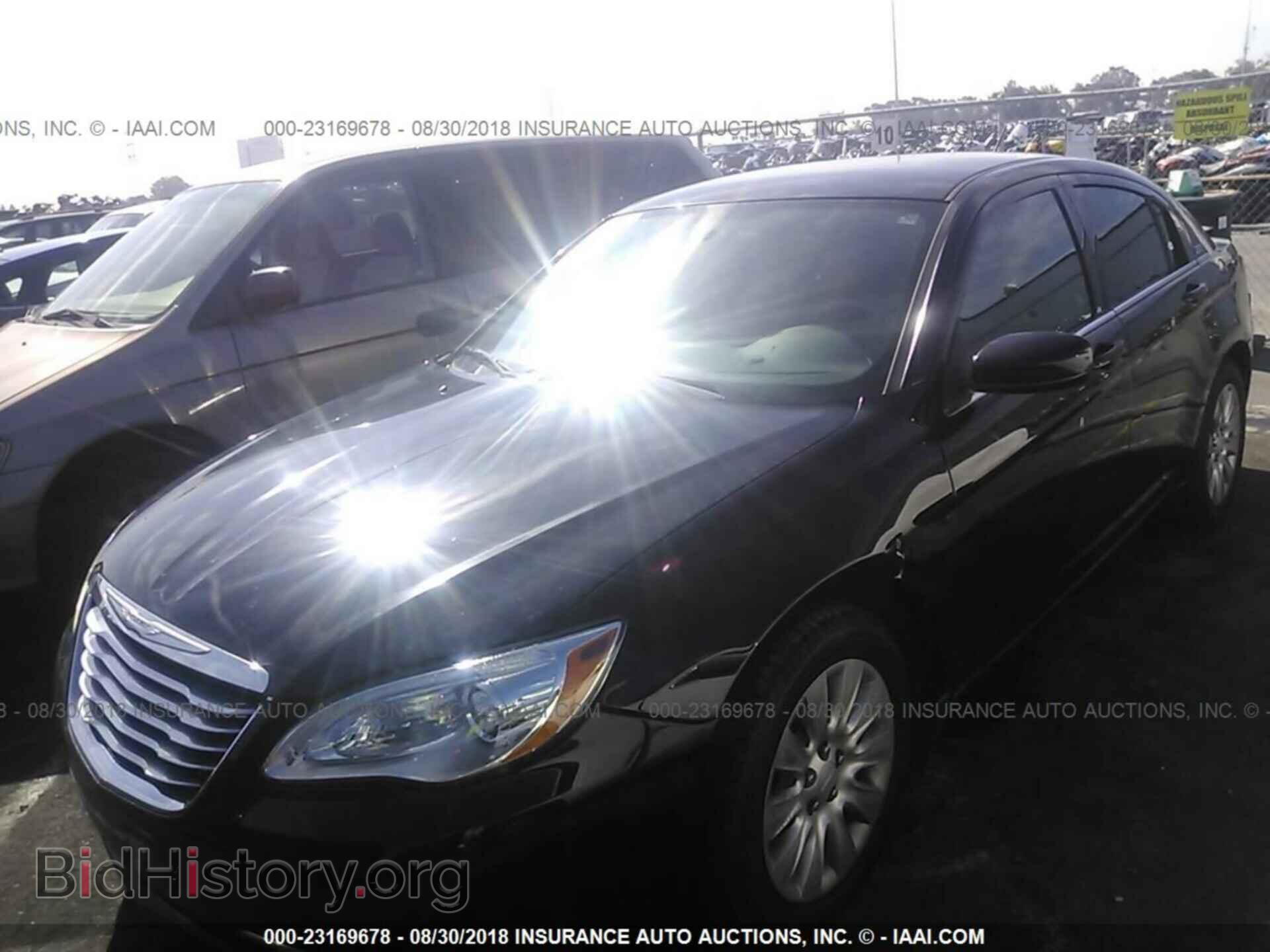 2012 Chrysler 200 - VIN: 1C3CCBAB4CN202092 - Фото 2