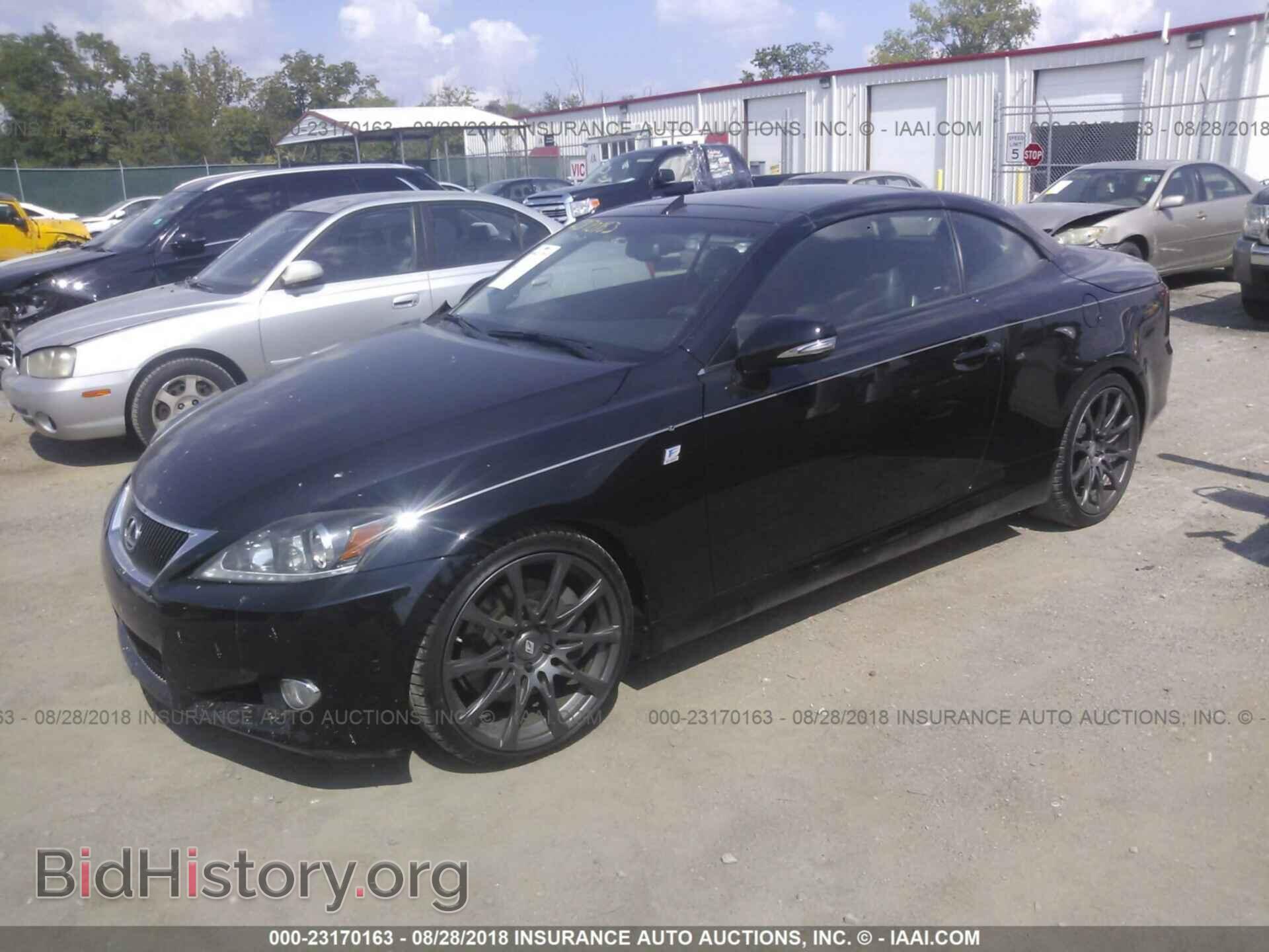 2011 Lexus Is - VIN: JTHFE2C26B2506085 - Photo 2