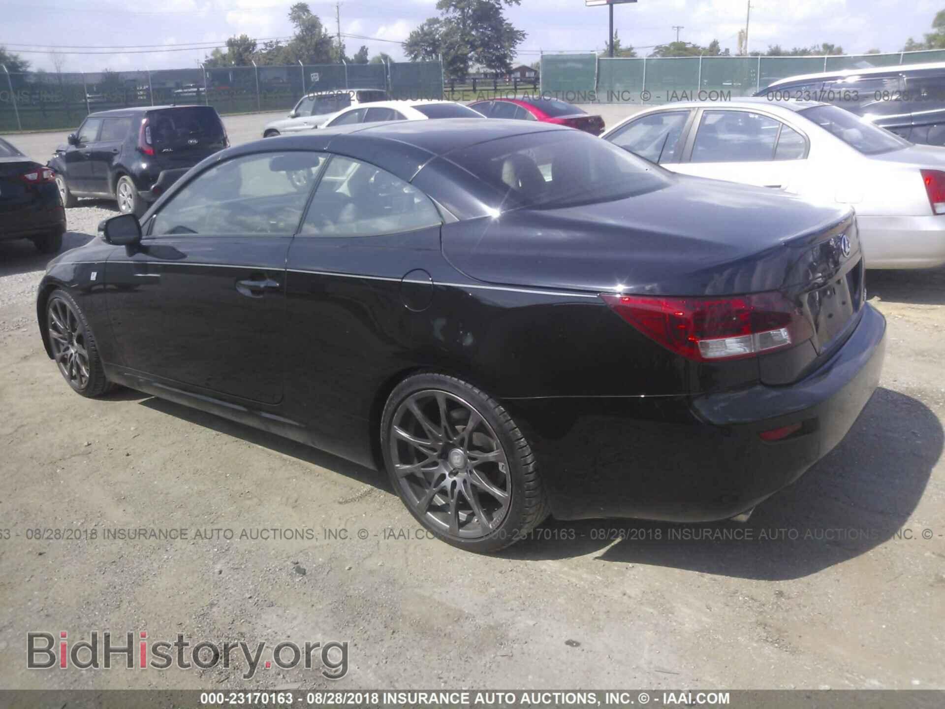 2011 Lexus Is - VIN: JTHFE2C26B2506085 - Photo 3