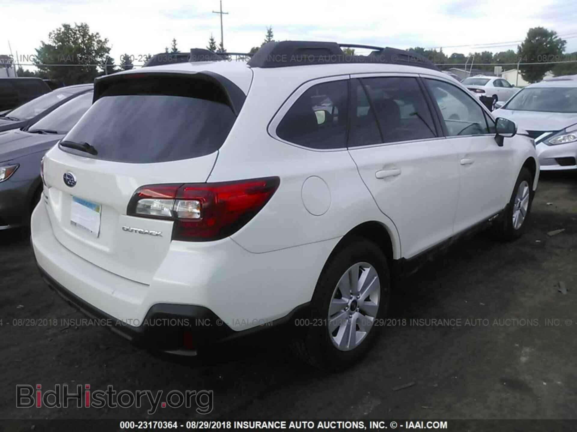 2018 Subaru Outback - VIN: 4S4BSAFC0J3324331 - Фото 4