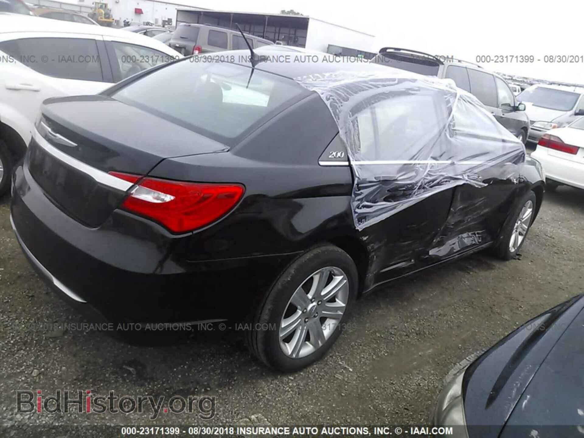 2013 Chrysler 200 - VIN: 1C3CCBBB9DN695431 - Фото 4