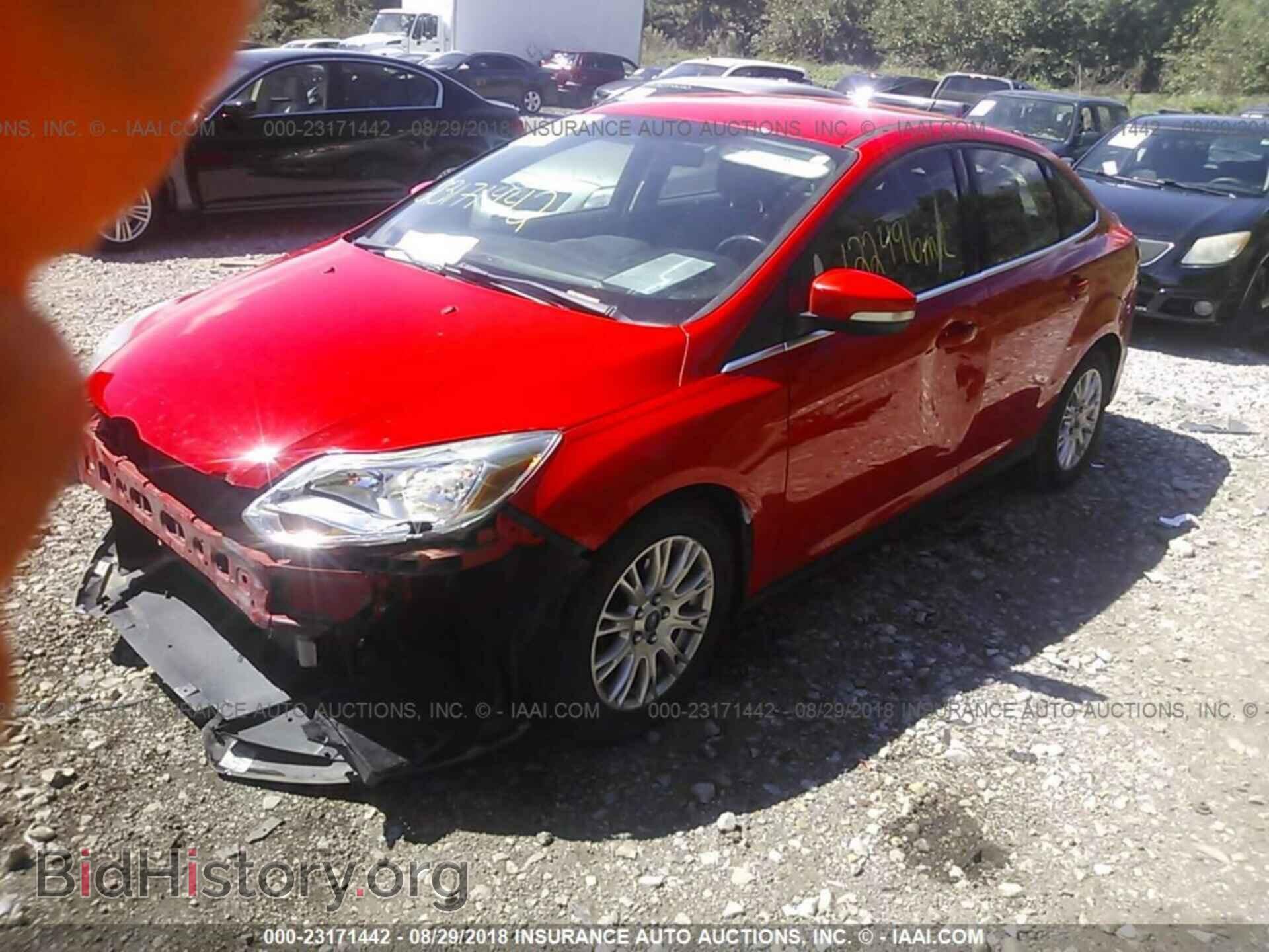 2012 Ford Focus - VIN: 1FAHP3H29CL163129 - Фото 2