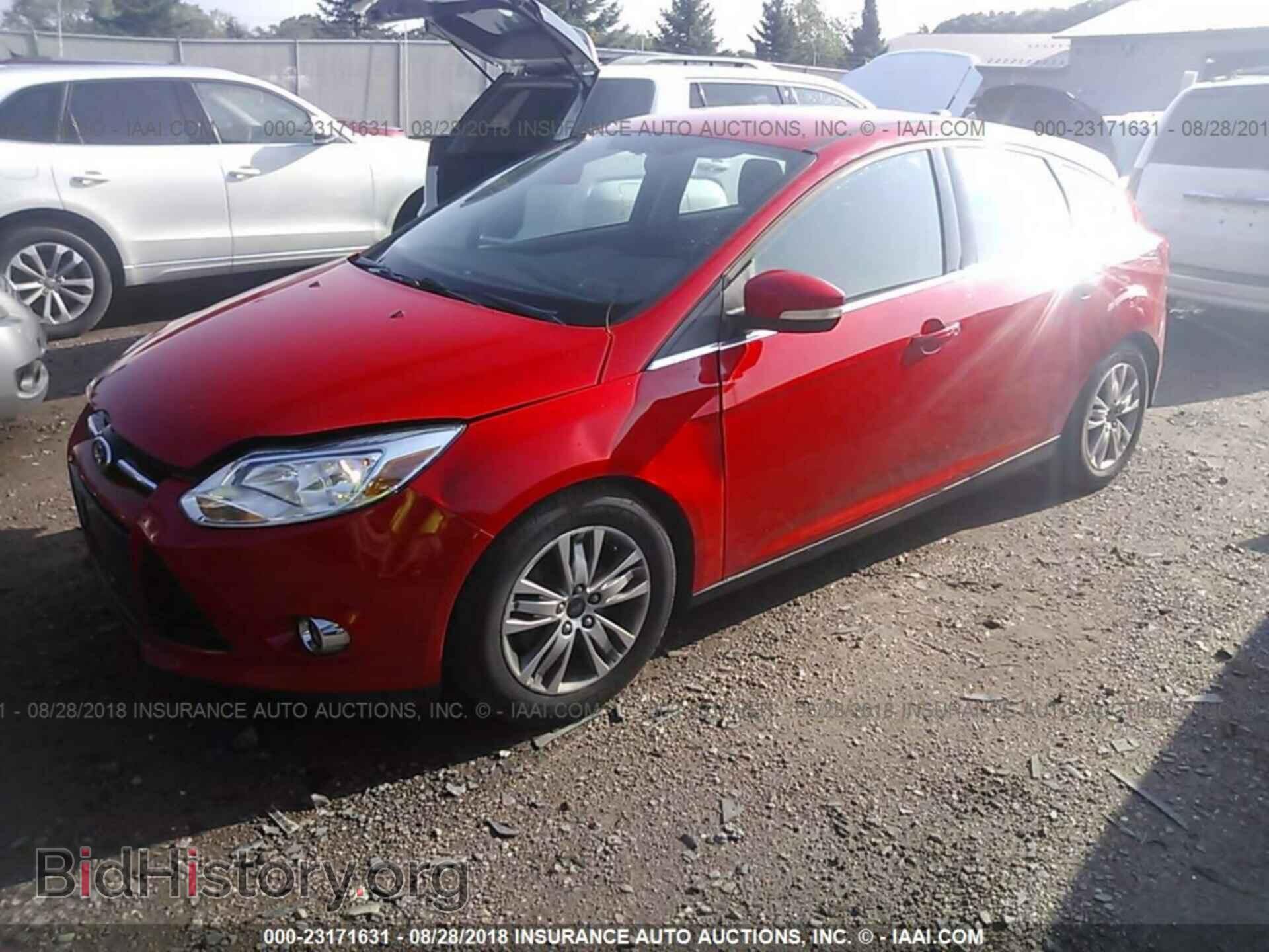 2012 Ford Focus - VIN: 1FAHP3M28CL363330 - Photo 2