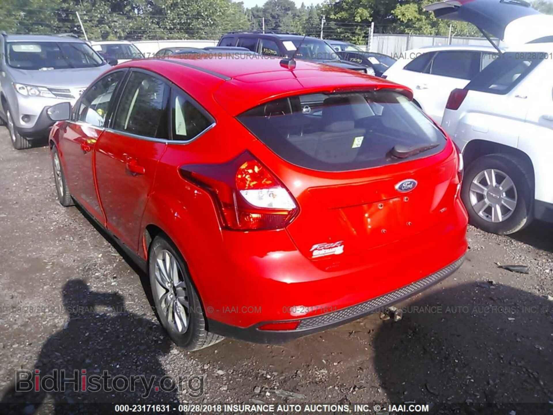 2012 Ford Focus - VIN: 1FAHP3M28CL363330 - Photo 3
