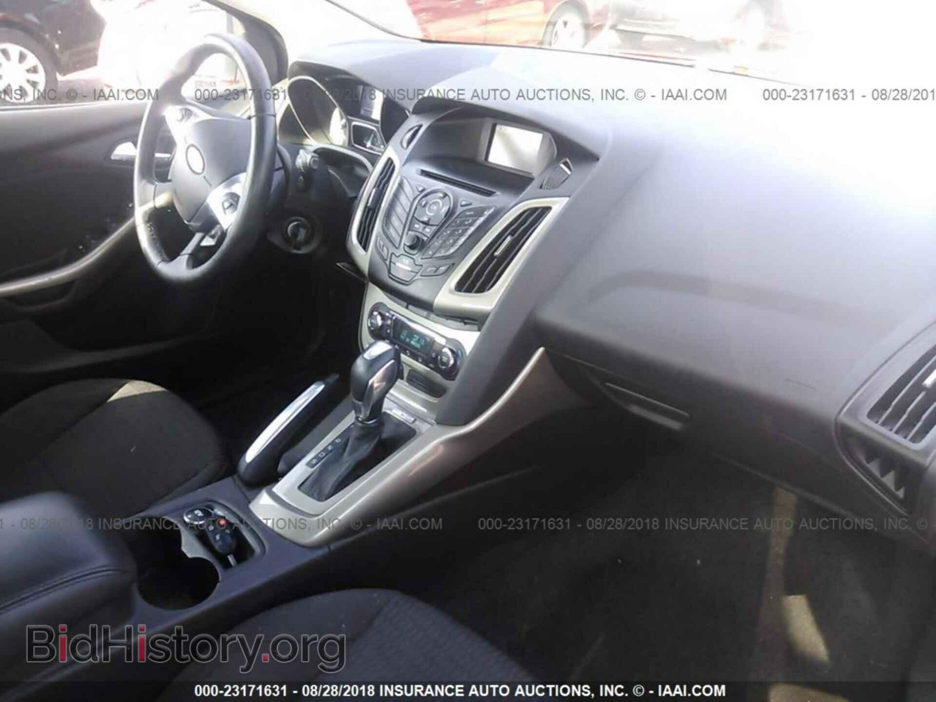 2012 Ford Focus - VIN: 1FAHP3M28CL363330 - Photo 5