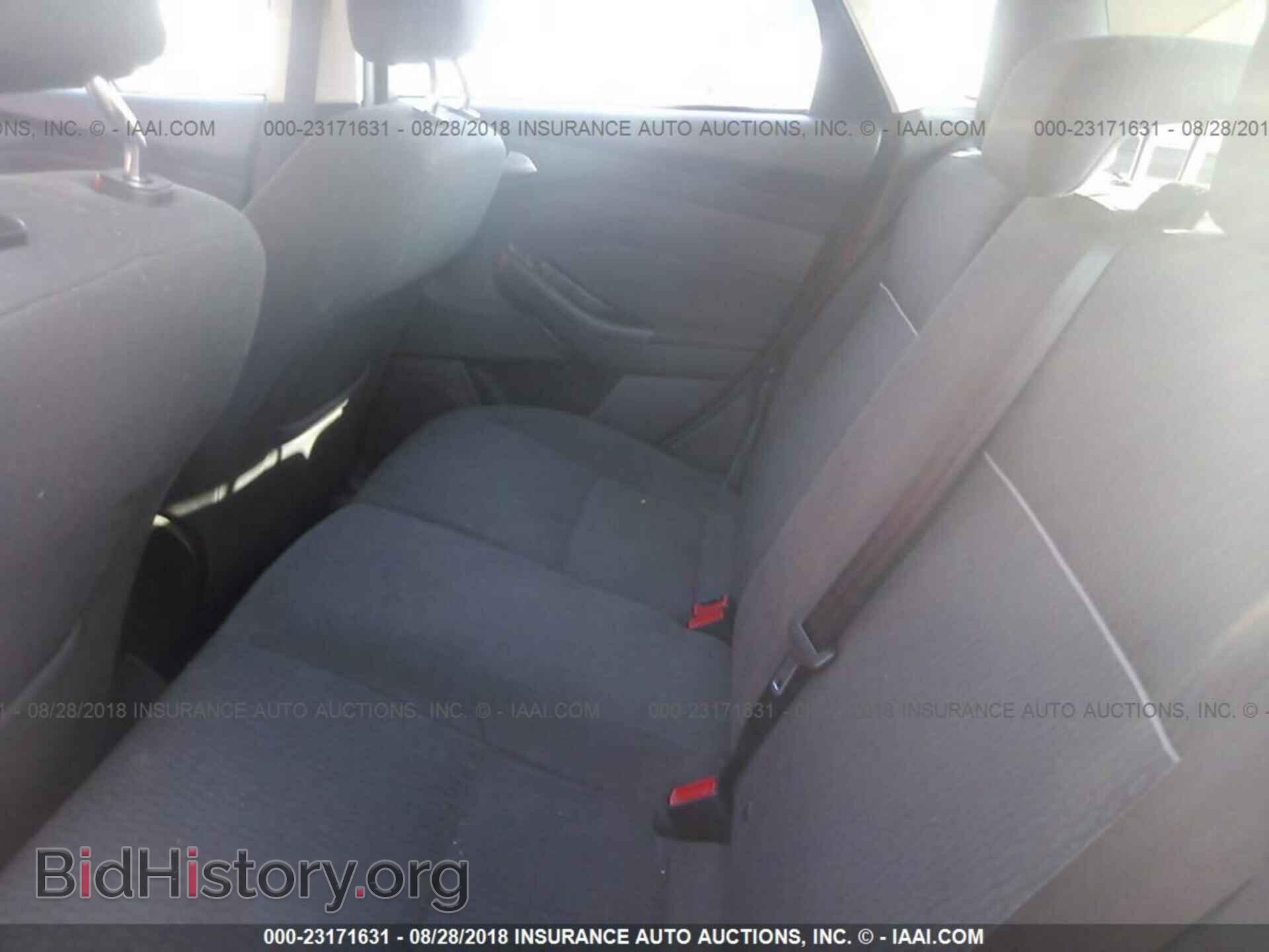 2012 Ford Focus - VIN: 1FAHP3M28CL363330 - Photo 8