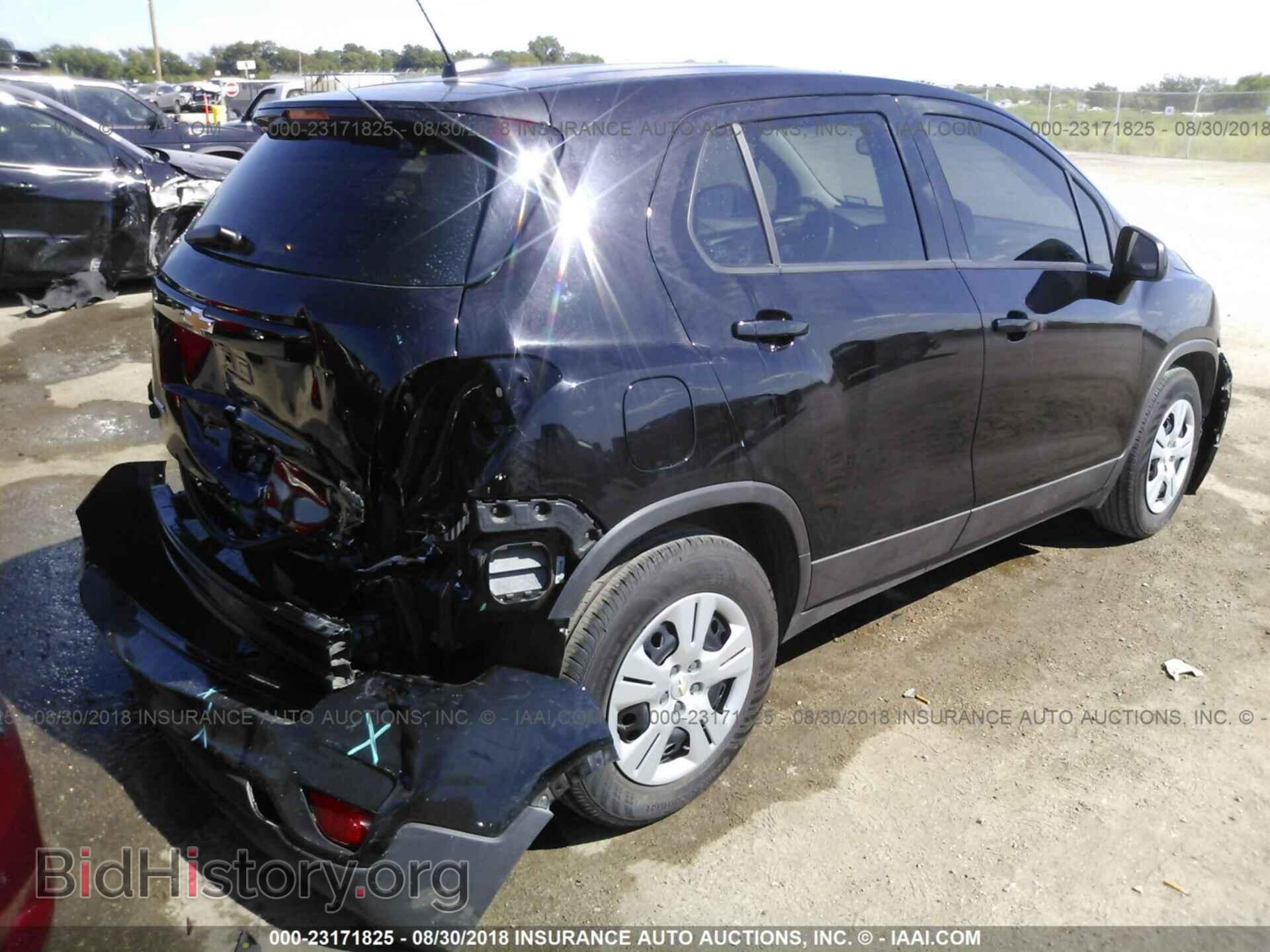 2017 Chevrolet Trax - VIN: 3GNCJKSB6HL214405 - Фото 4