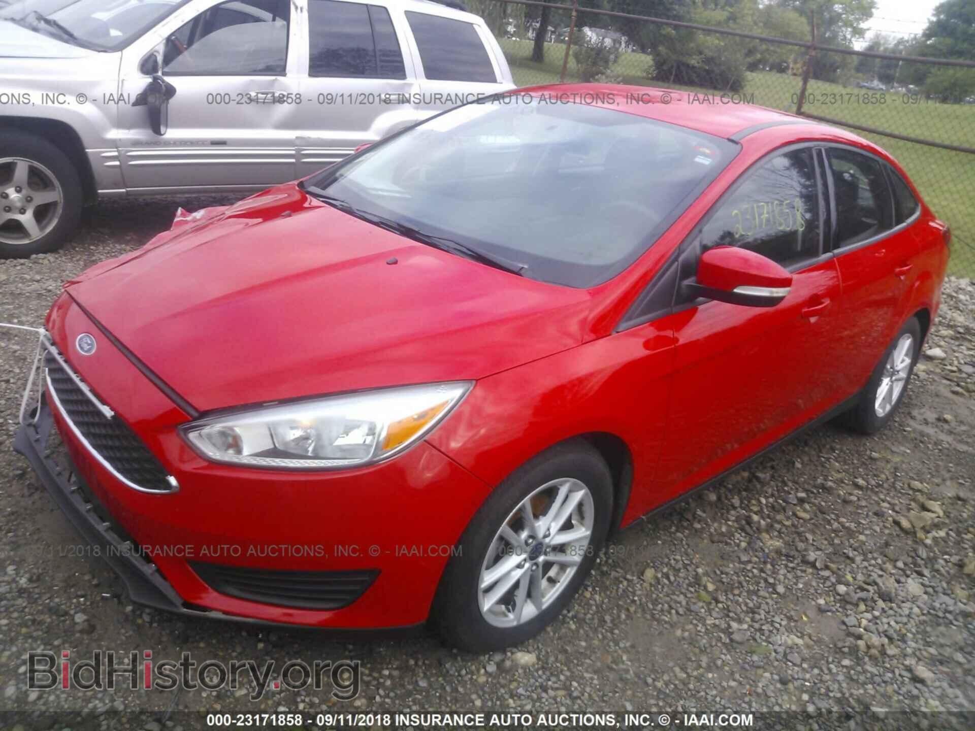 2015 Ford Focus - VIN: 1FADP3F24FL239894 - Photo 2