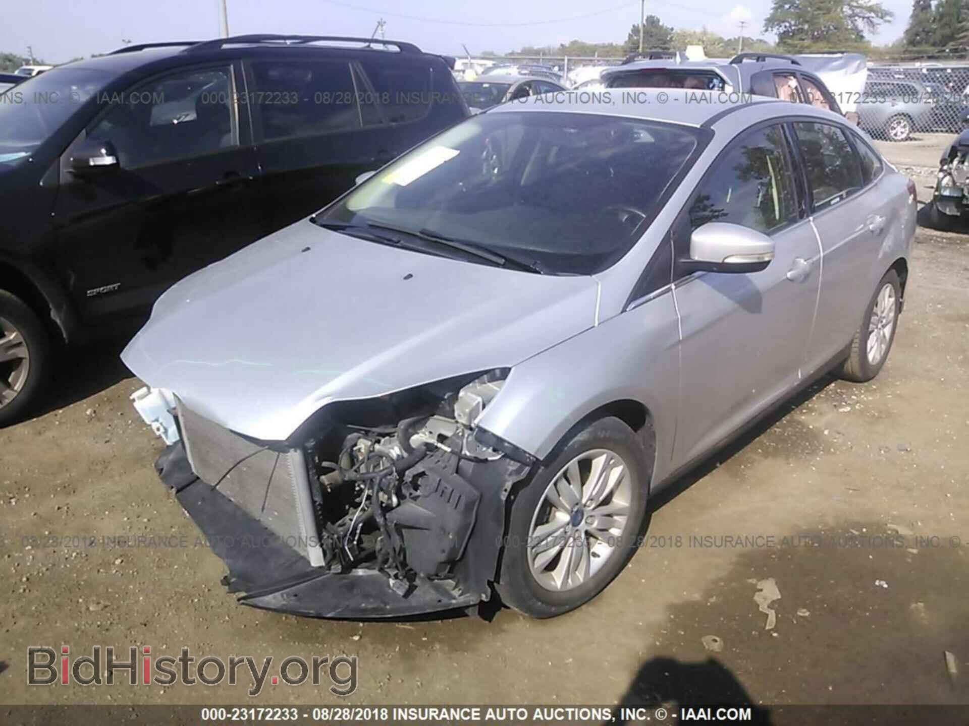 2012 Ford Focus - VIN: 1FAHP3H22CL104715 - Photo 2