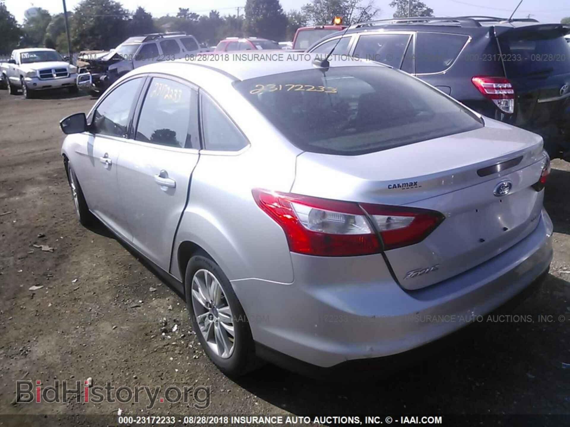 2012 Ford Focus - VIN: 1FAHP3H22CL104715 - Photo 3