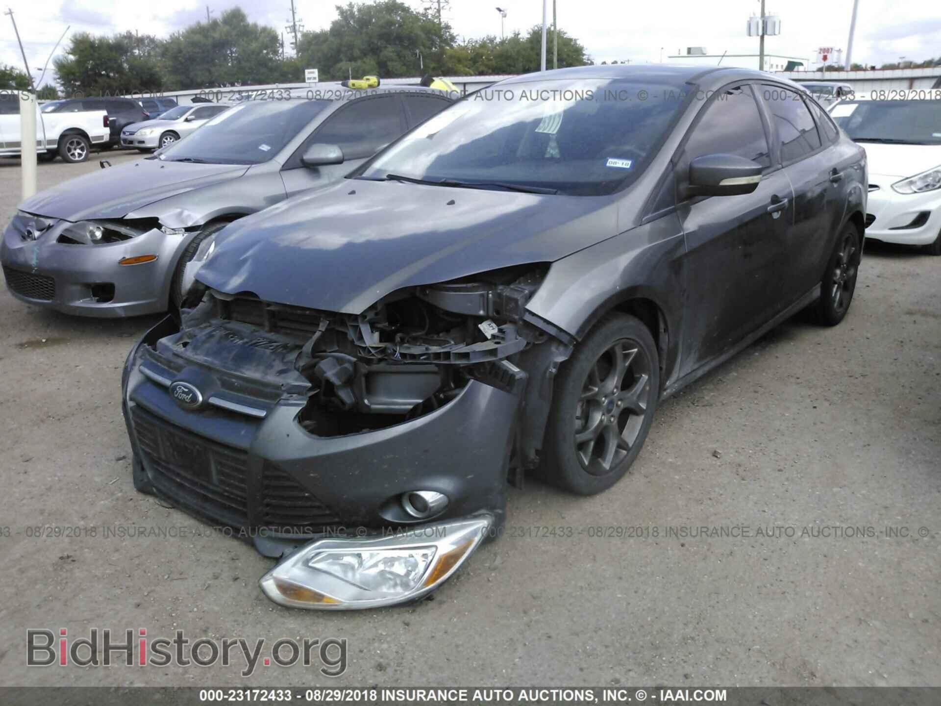 2013 Ford Focus - VIN: 1FADP3F26DL211804 - Фото 2