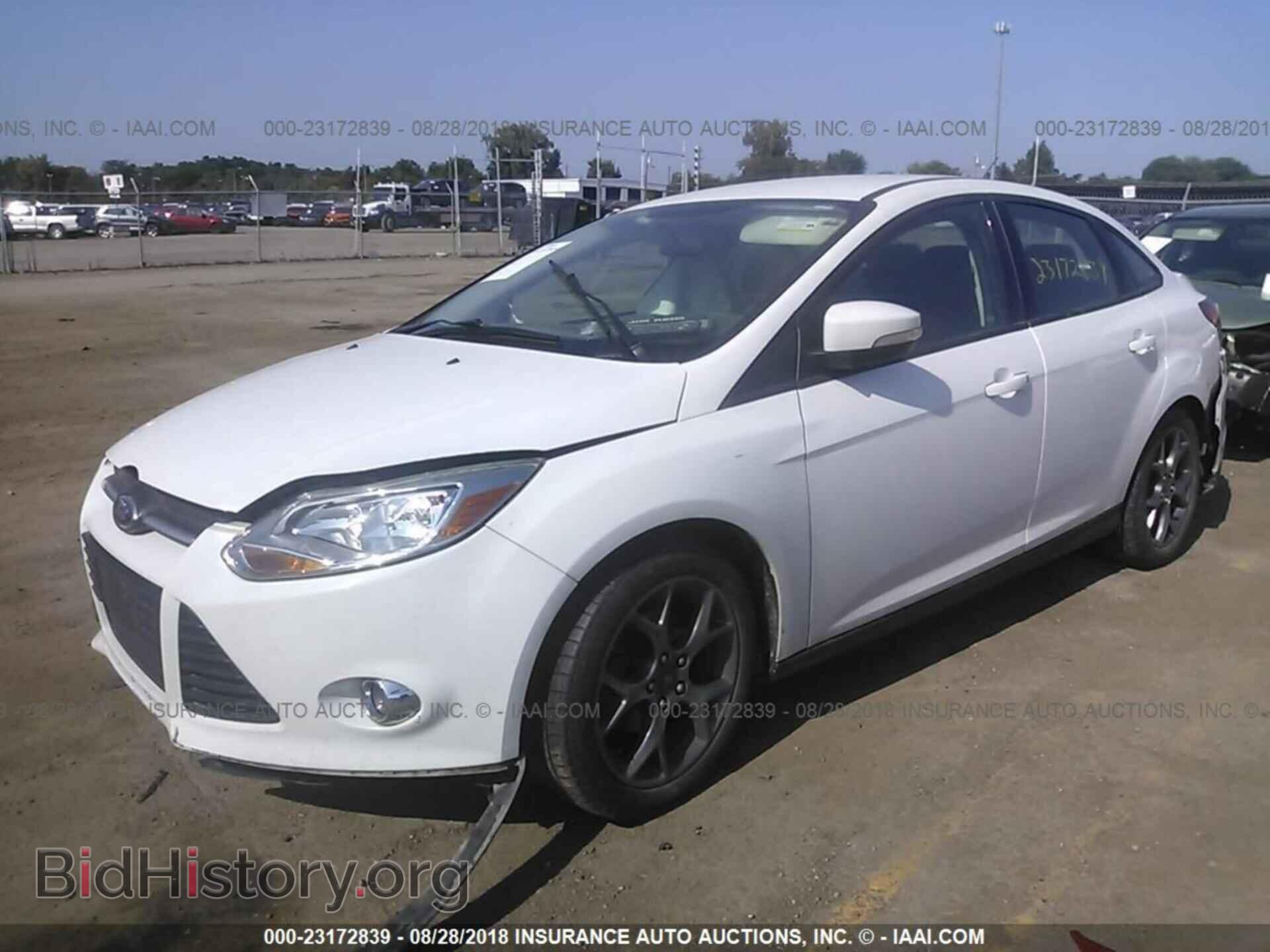 2014 Ford Focus - VIN: 1FADP3F27EL174280 - Photo 2